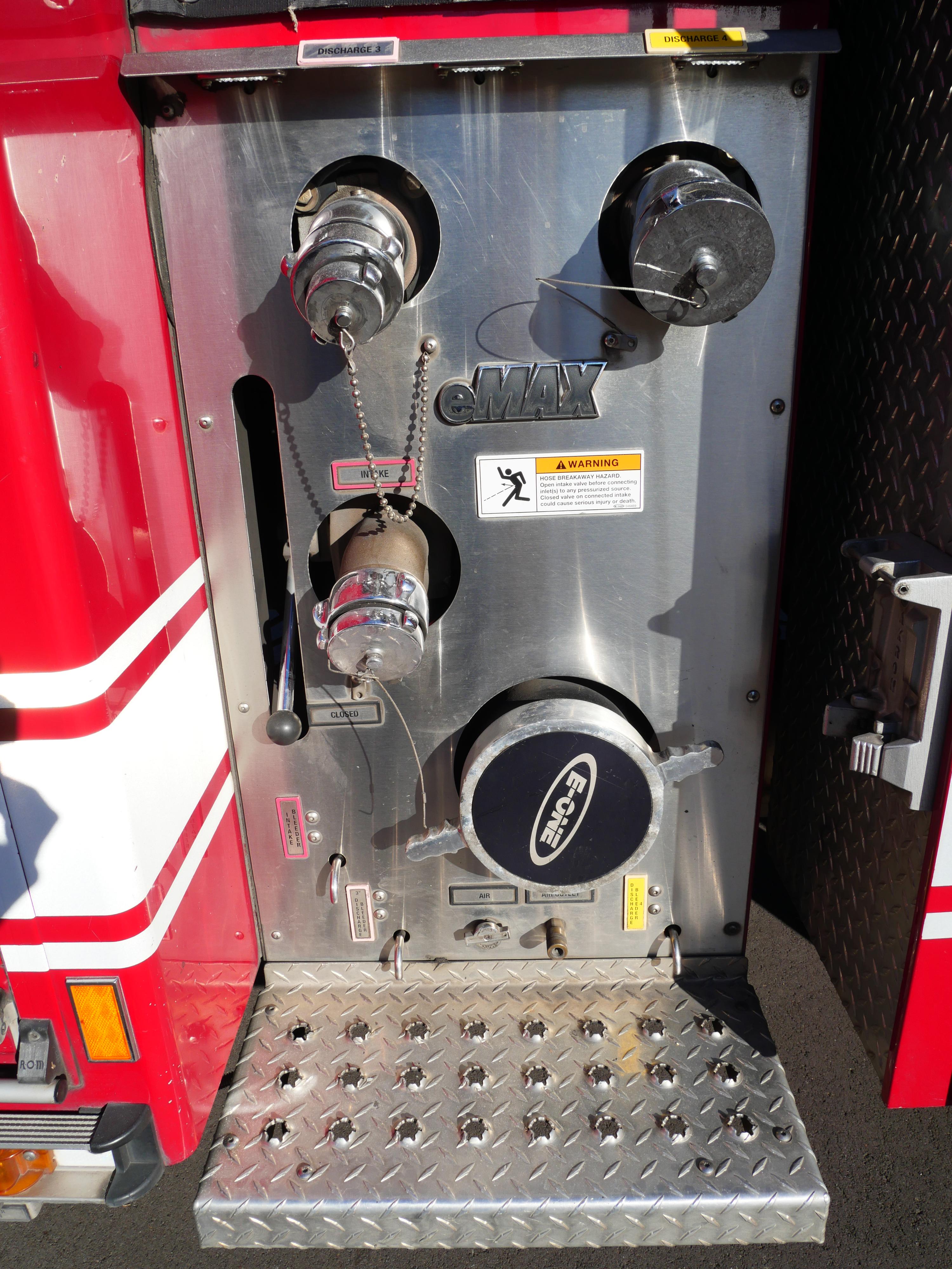 2013 E-One Typhoon Pumper - image 11