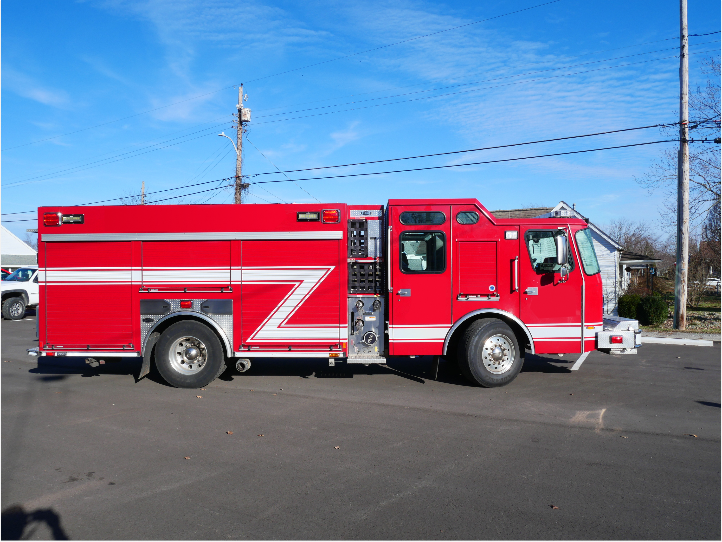 2013 E-One Typhoon Pumper - image 4