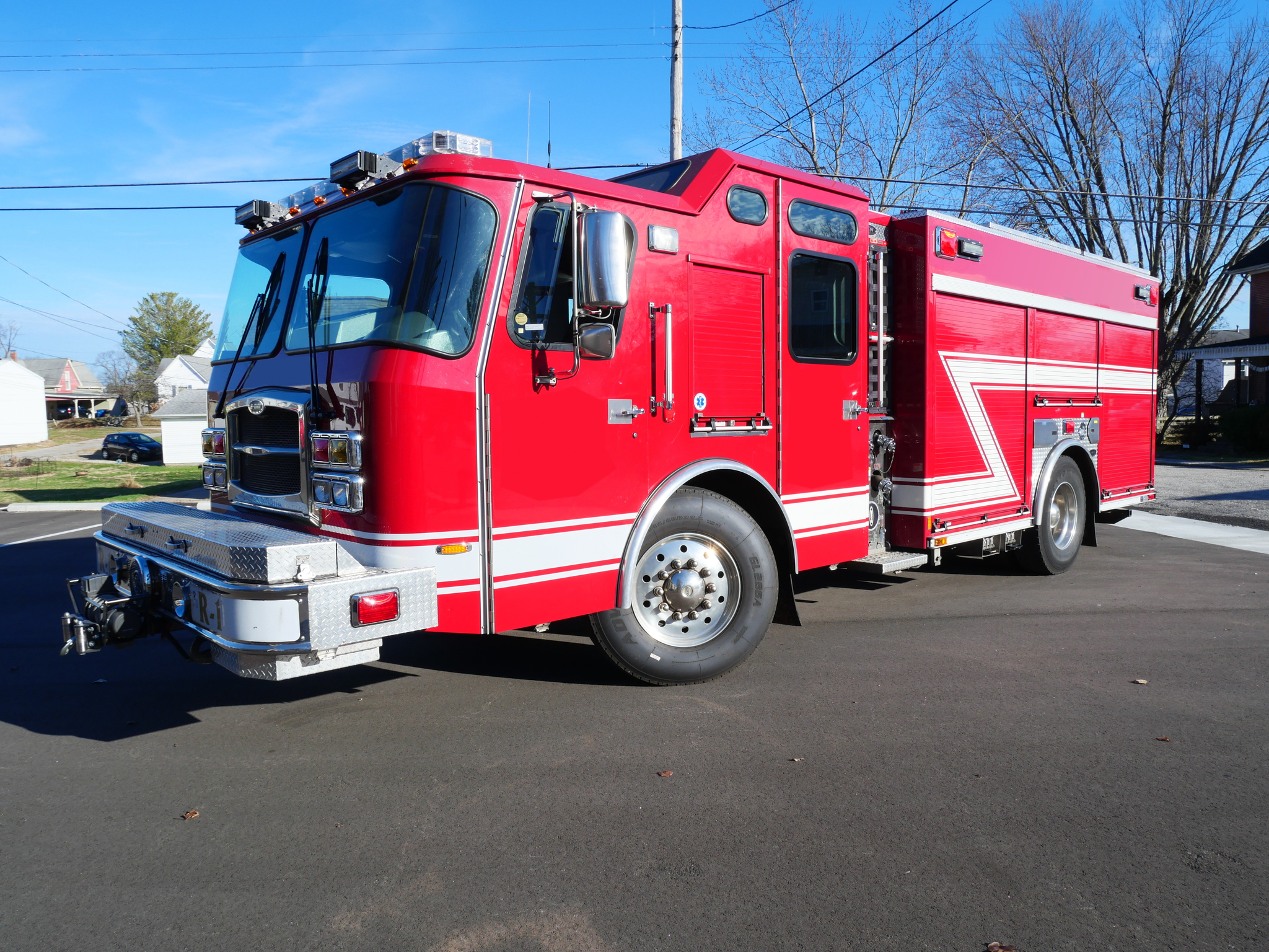 2013 E-One Typhoon Pumper - image 1