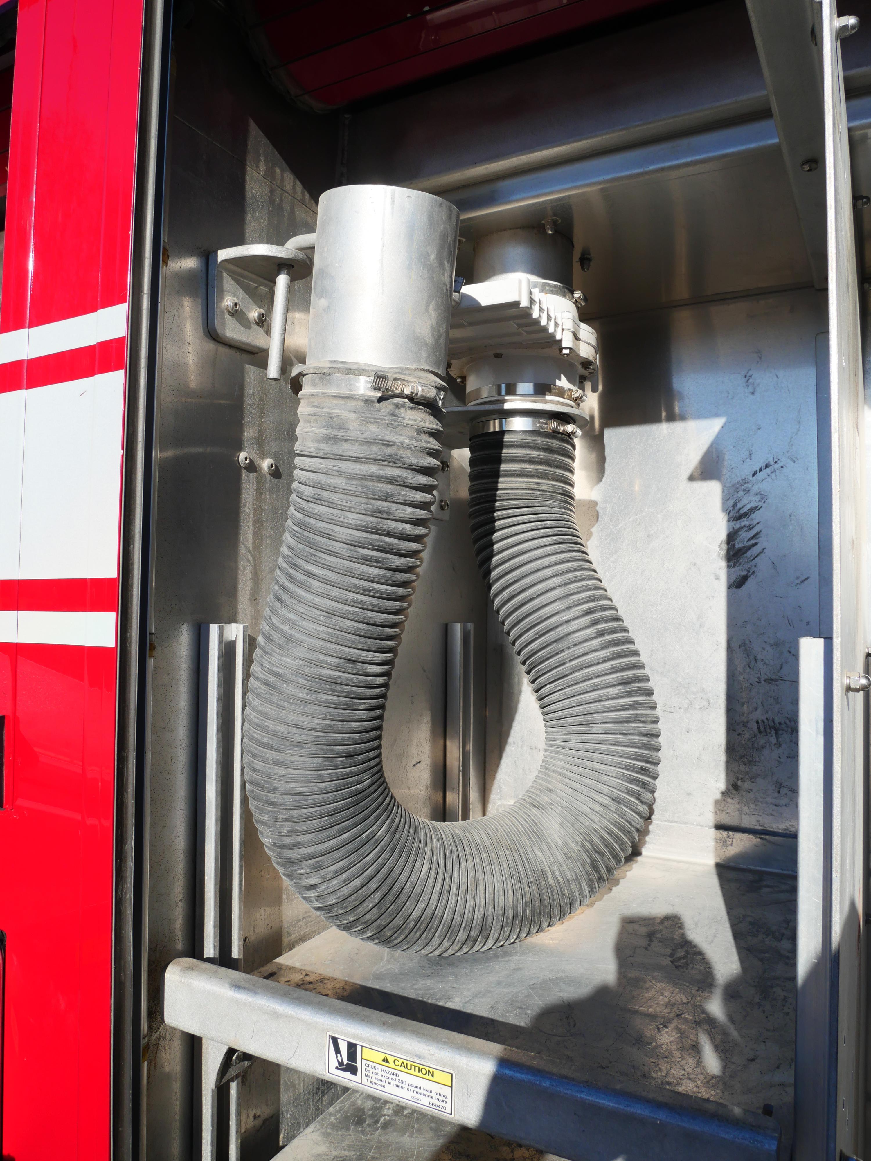 2013 E-One Typhoon Pumper - image 19