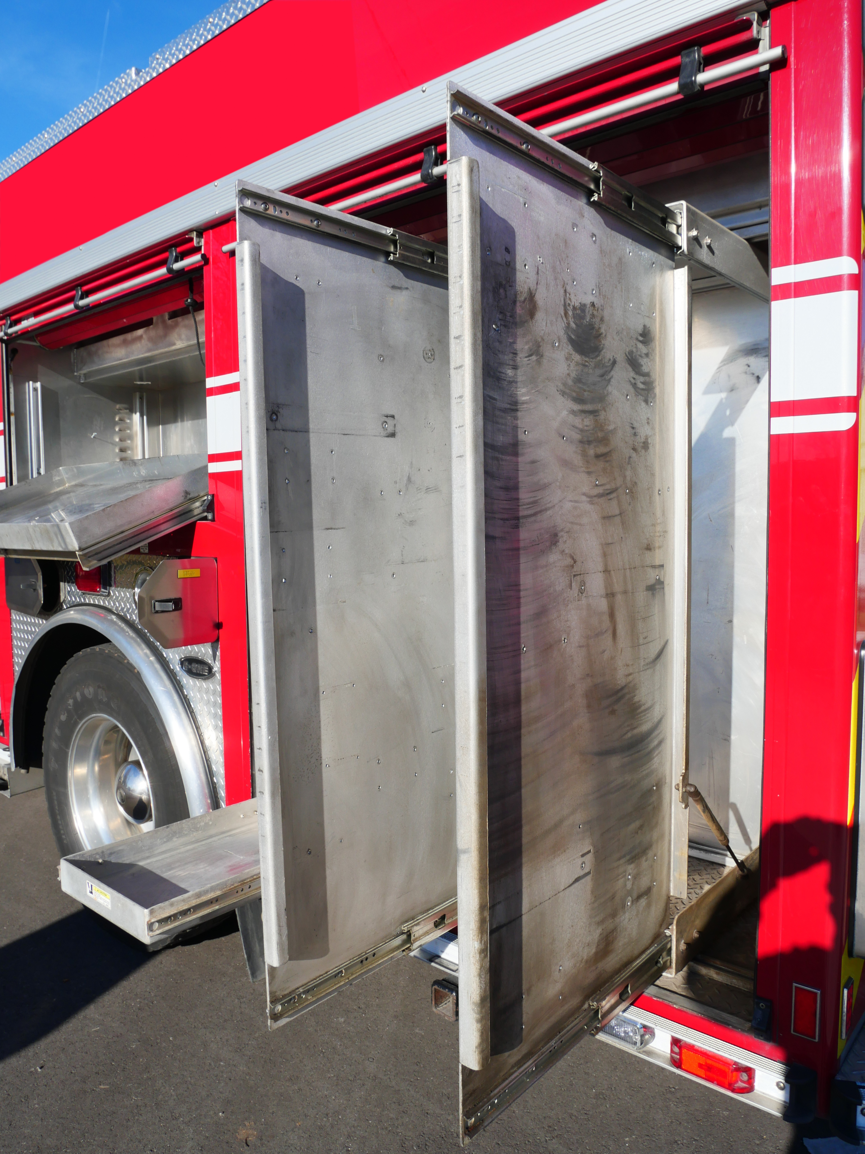 2013 E-One Typhoon Pumper - image 21
