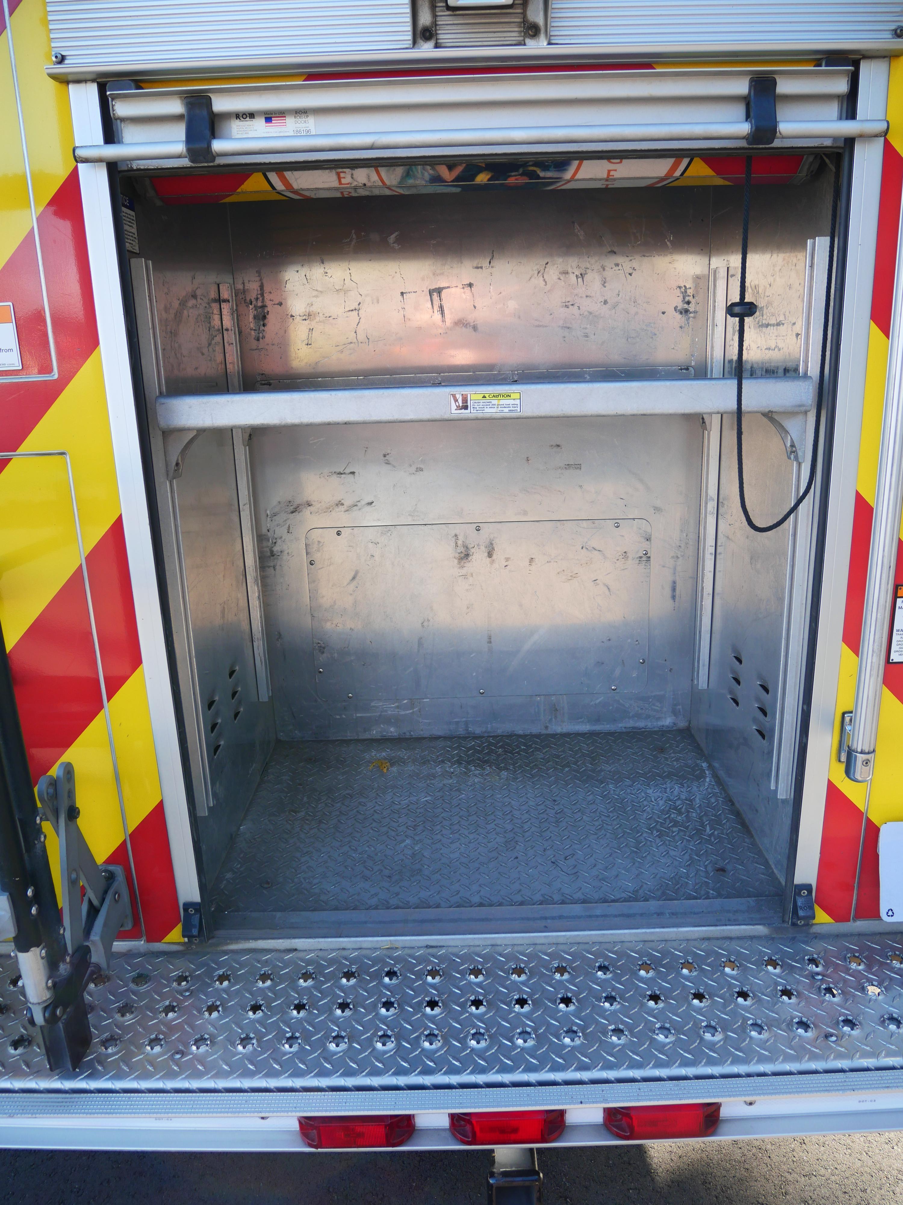 2013 E-One Typhoon Pumper - image 23