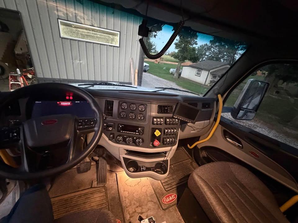 2025 Peterbilt 567 Dump Truck - image 6