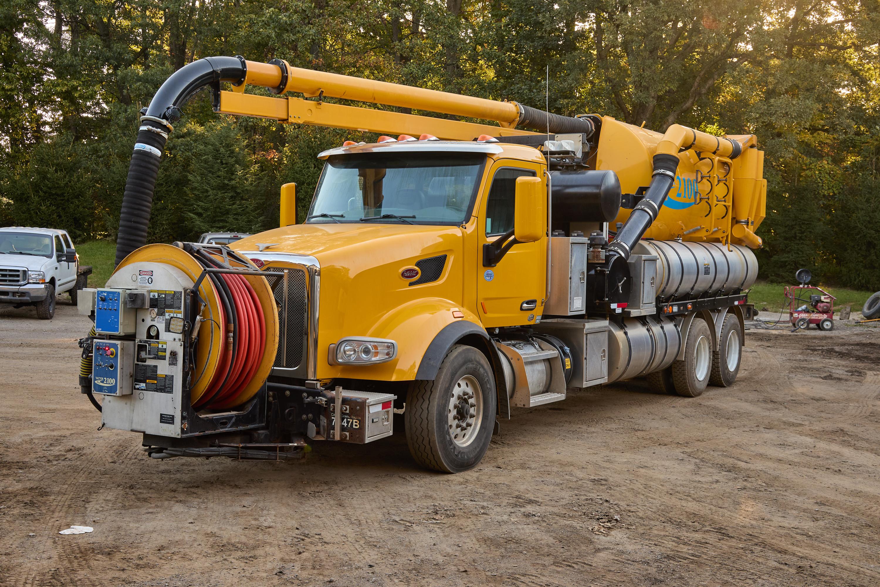 2017 Peterbilt Vactor Combination - image 2