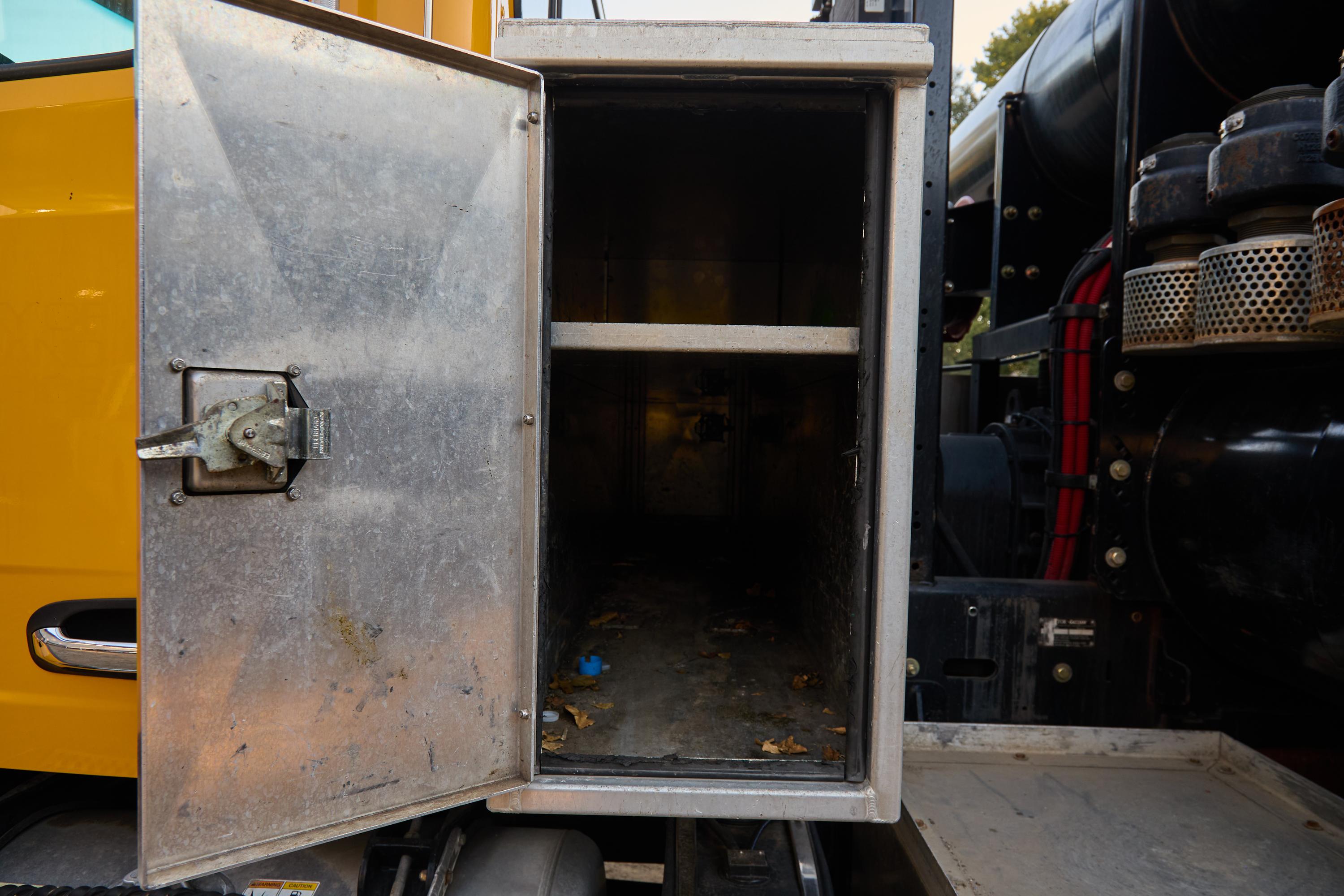 2017 Peterbilt Vactor Combination - image 21