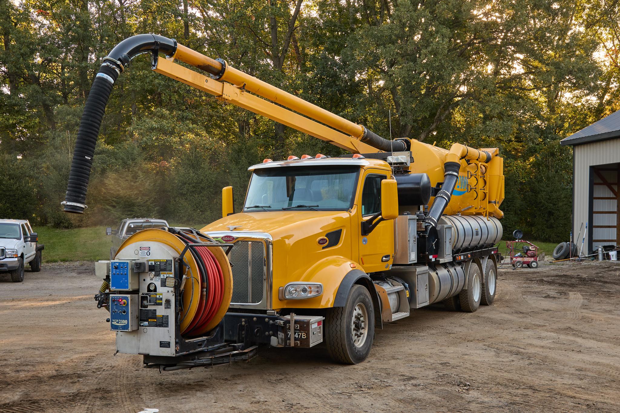 2017 Peterbilt Vactor Combination - image 1