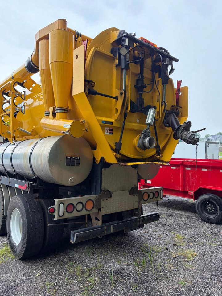 2017 Peterbilt Vactor Combination - image 9