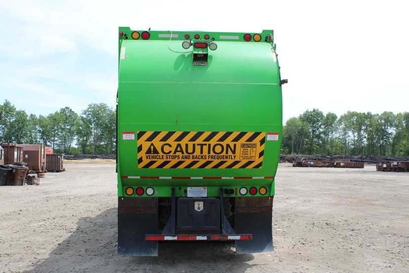 2020 Mack E-Z Pack Front Loader — photo 6