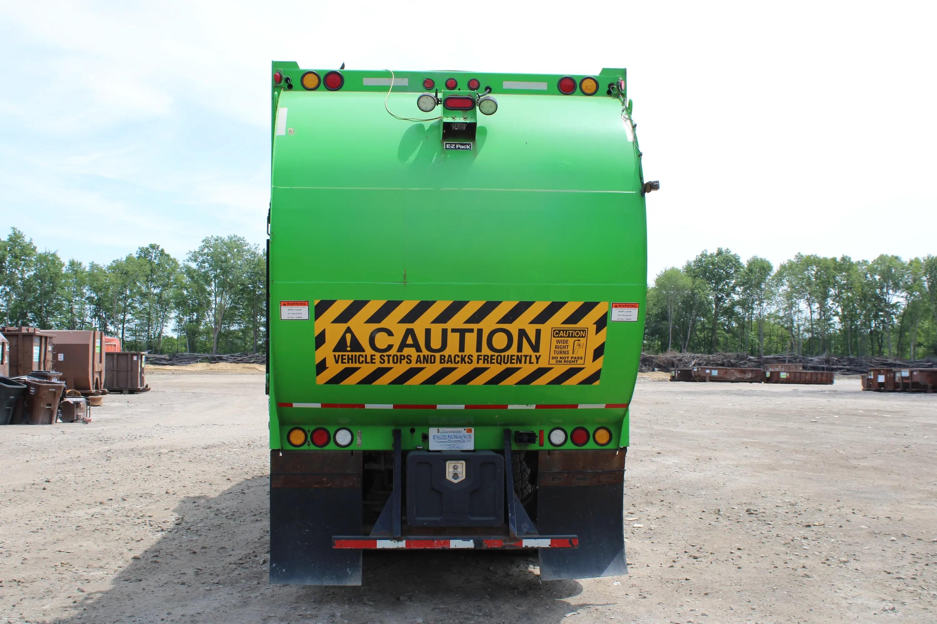 2020 Mack E-Z Pack Front Loader - image 6