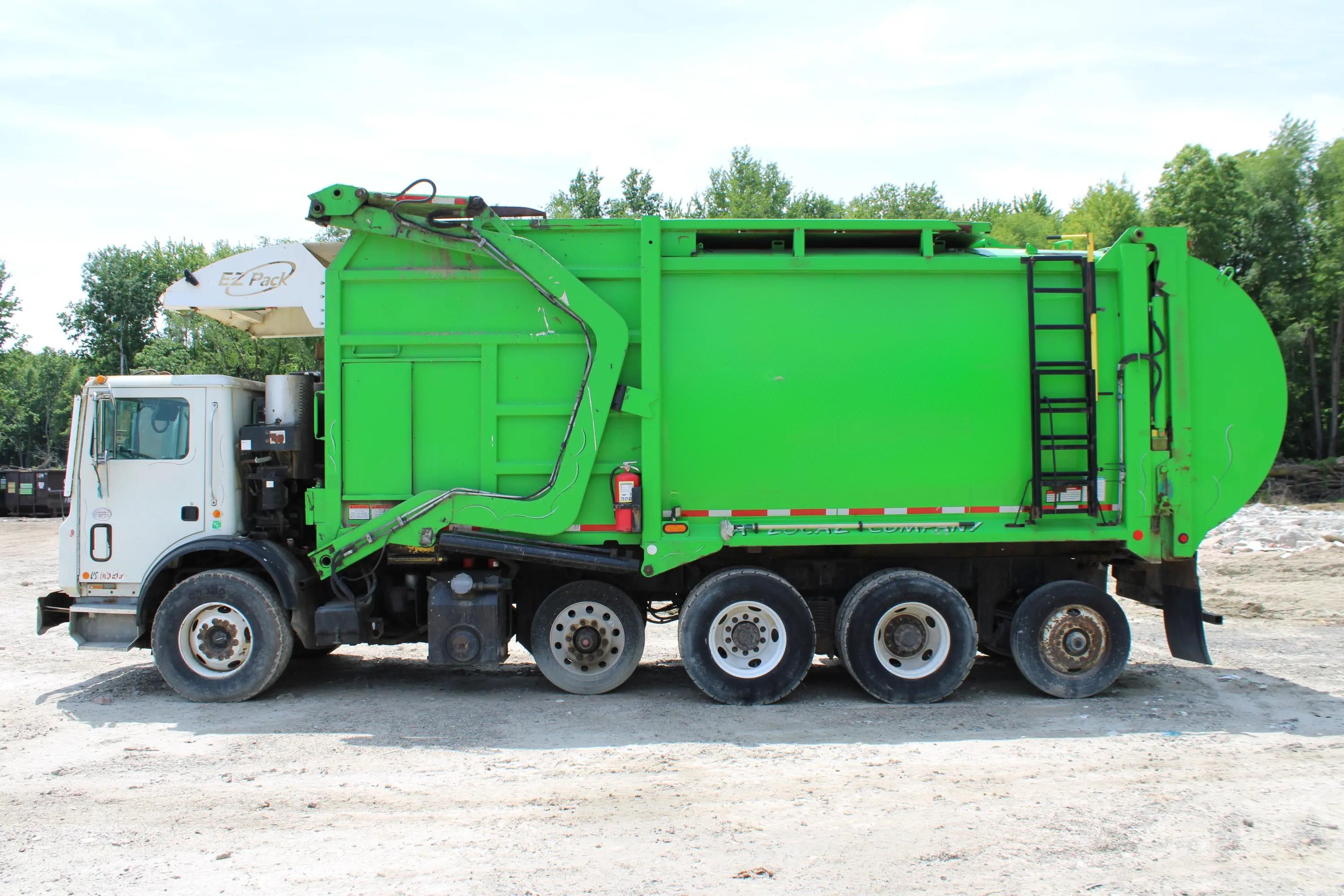 2020 Mack E-Z Pack Front Loader - image 9