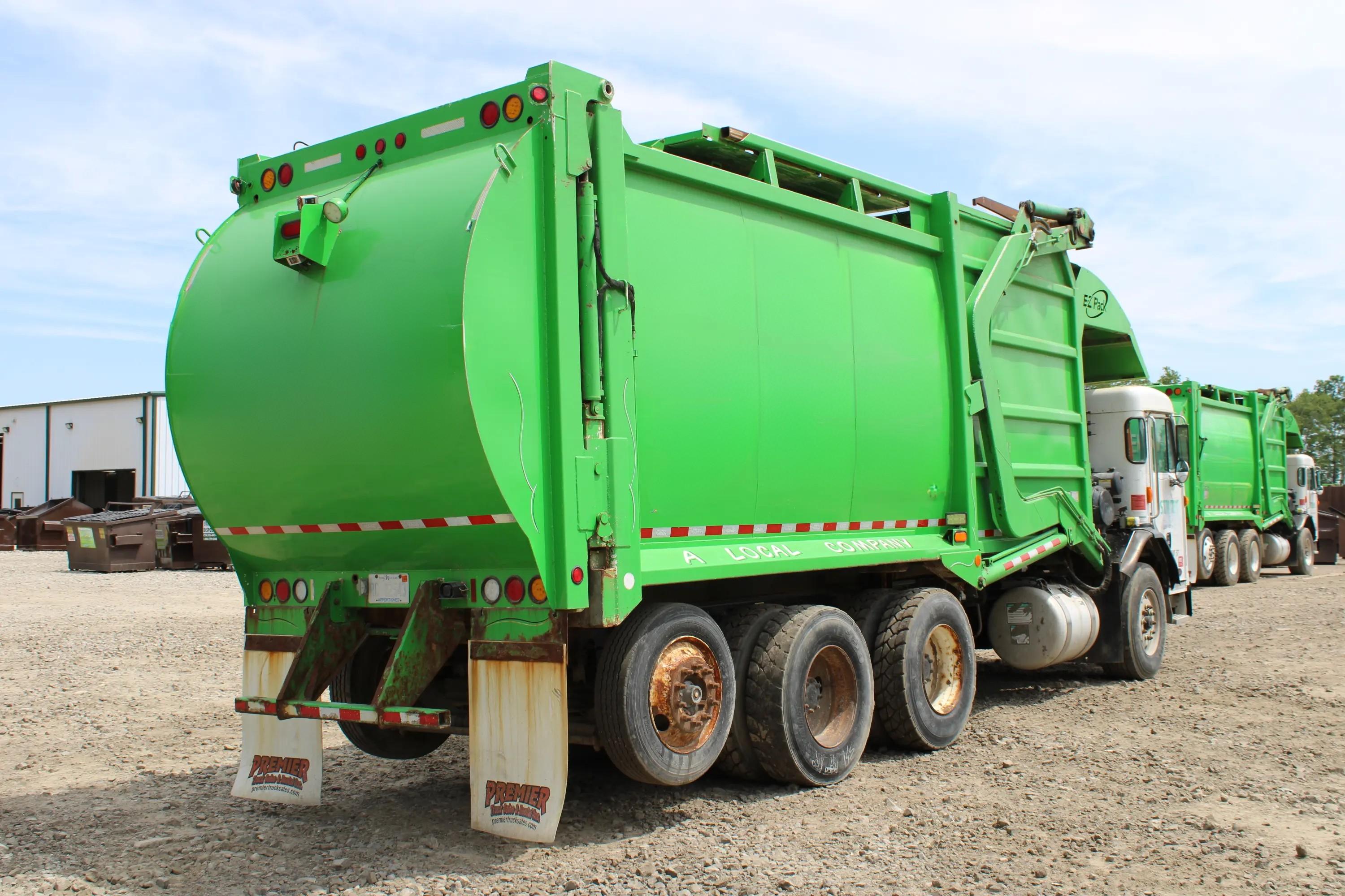 2020 Peterbilt E-Z Pack Front Loader - image 5