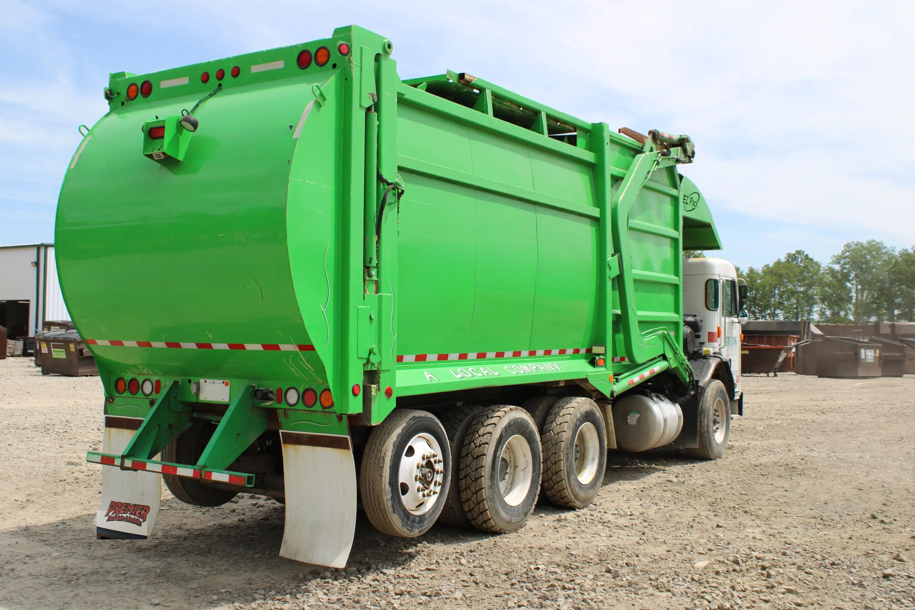 2020 Peterbilt E-Z Pack Front Loader - image 5