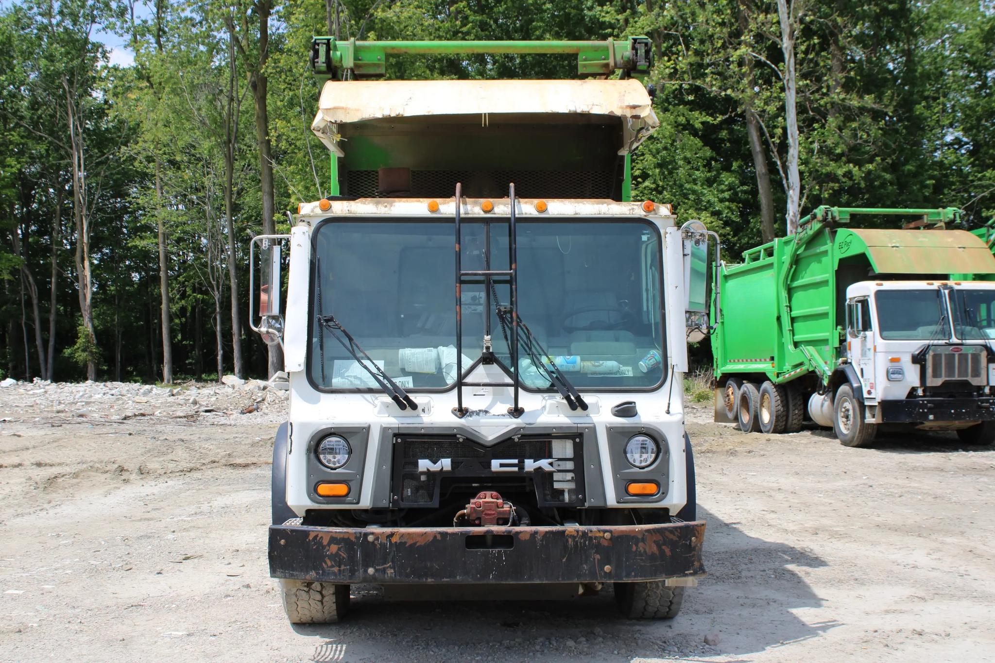 2020 Mack E-Z Pack Front Loader - image 3