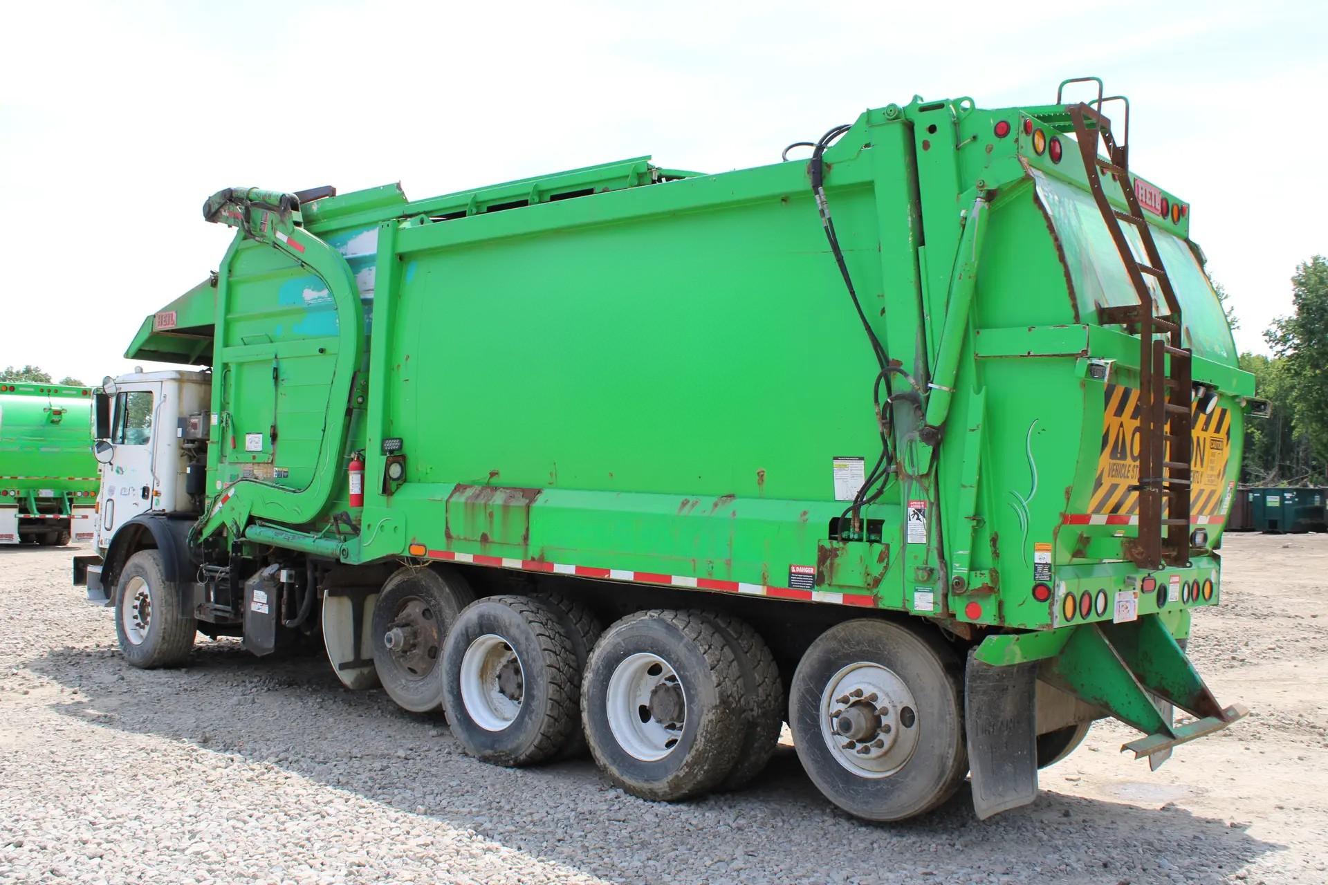 2017 Mack Heil Front Loader - image 8