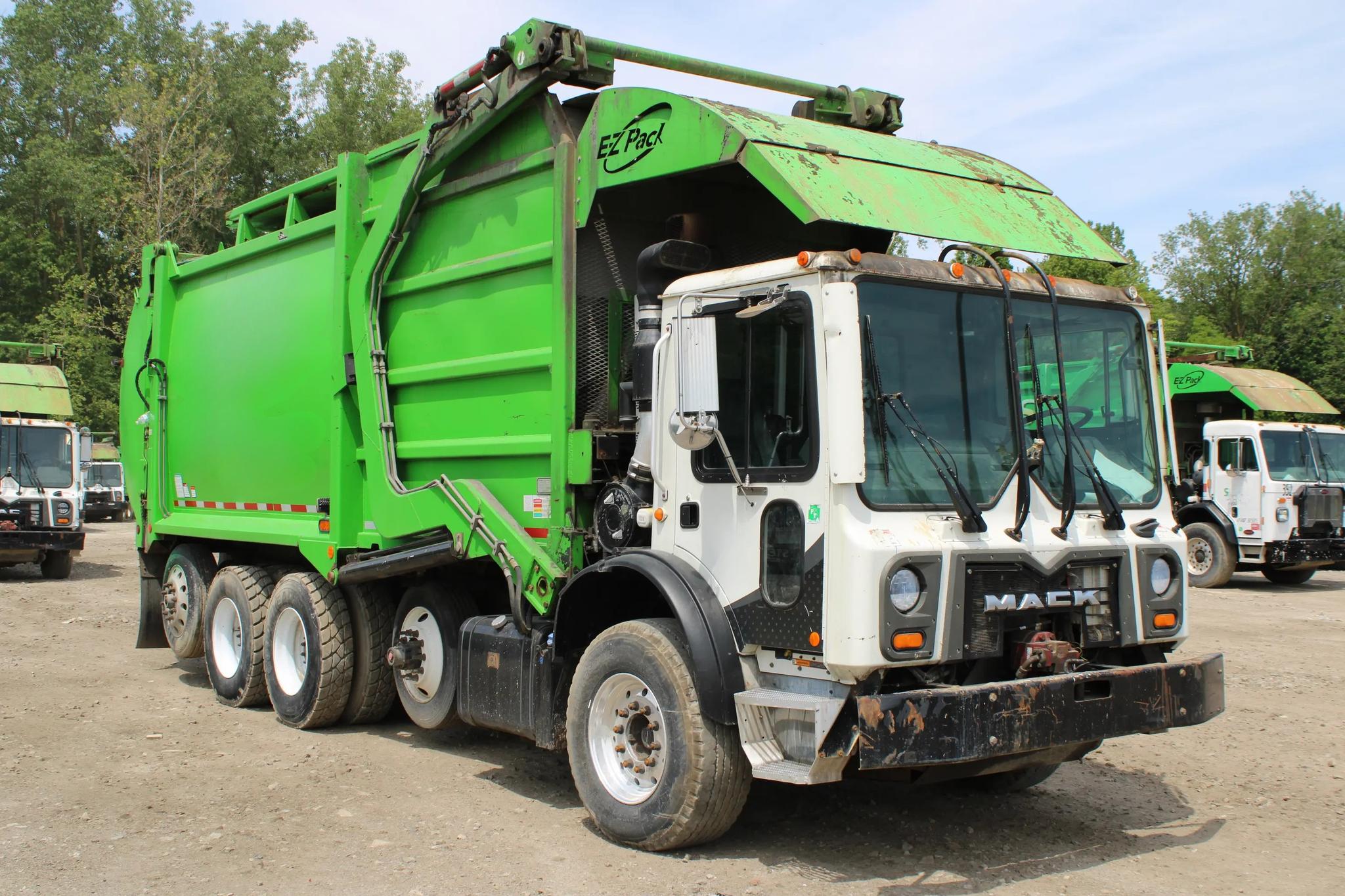 2020 Mack E-Z Pack Front Loader - image 2