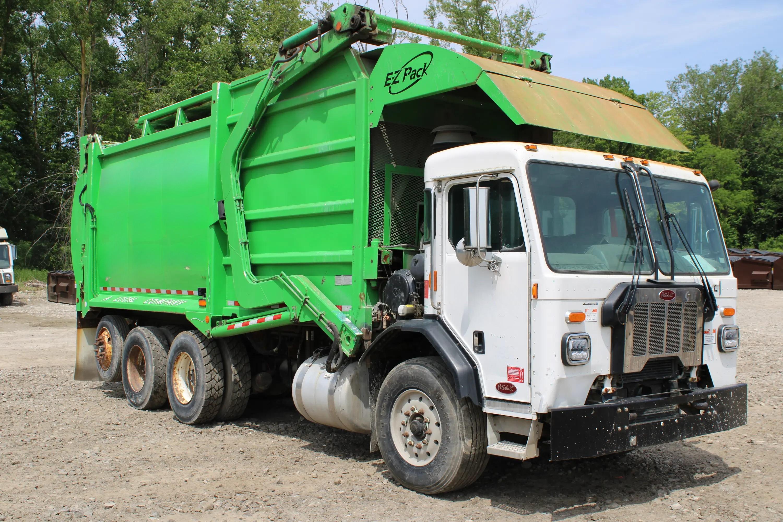2020 Peterbilt E-Z Pack Front Loader - image 2