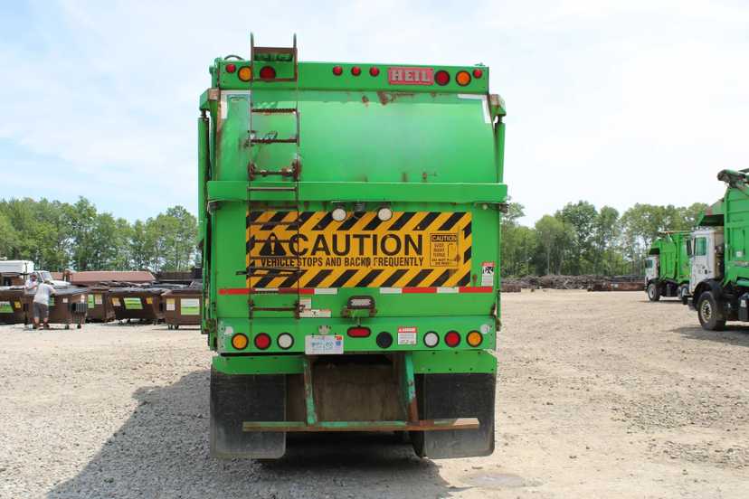 2017 Mack Heil Front Loader — photo 7