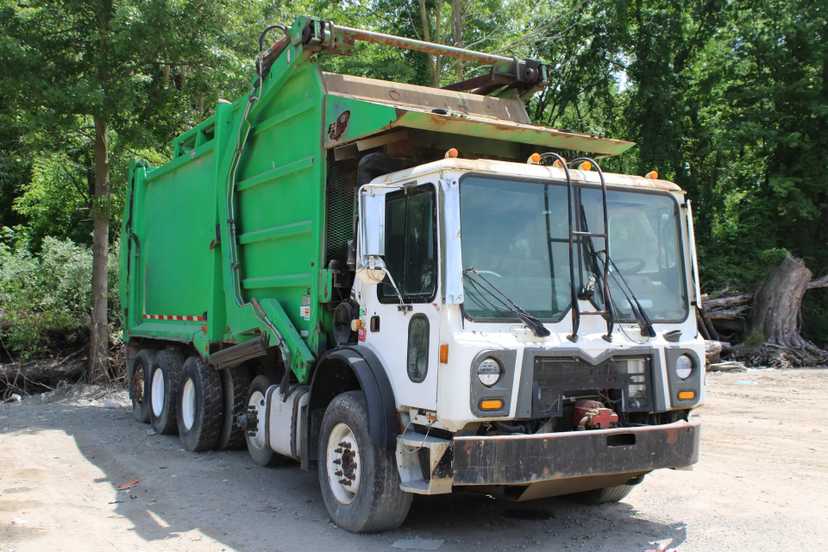 2018 Mack E-Z Pack Front Loader