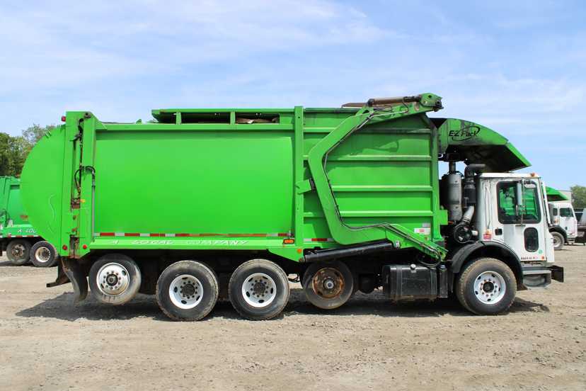 2016 Mack E-Z Pack Front Loader — photo 4