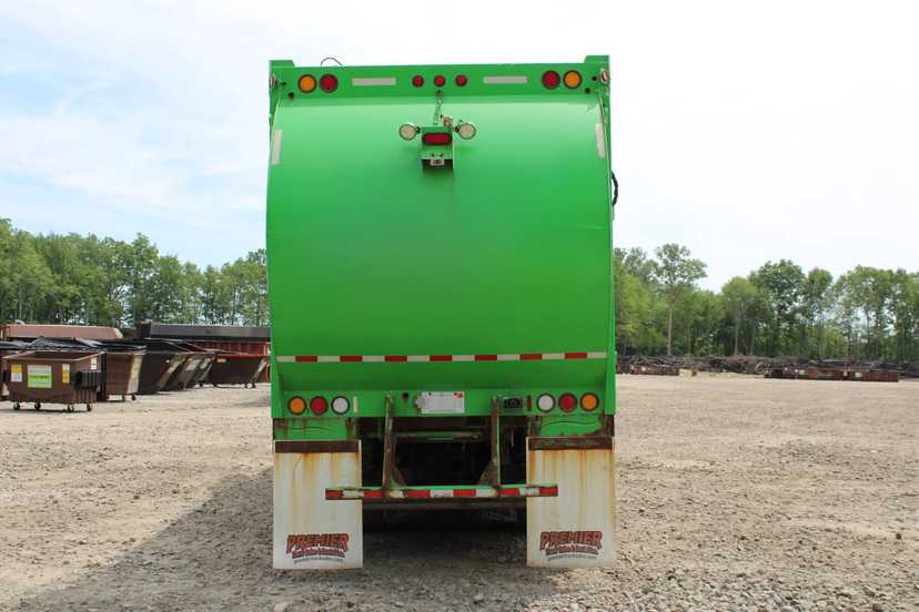 2020 Peterbilt E-Z Pack Front Loader — photo 6