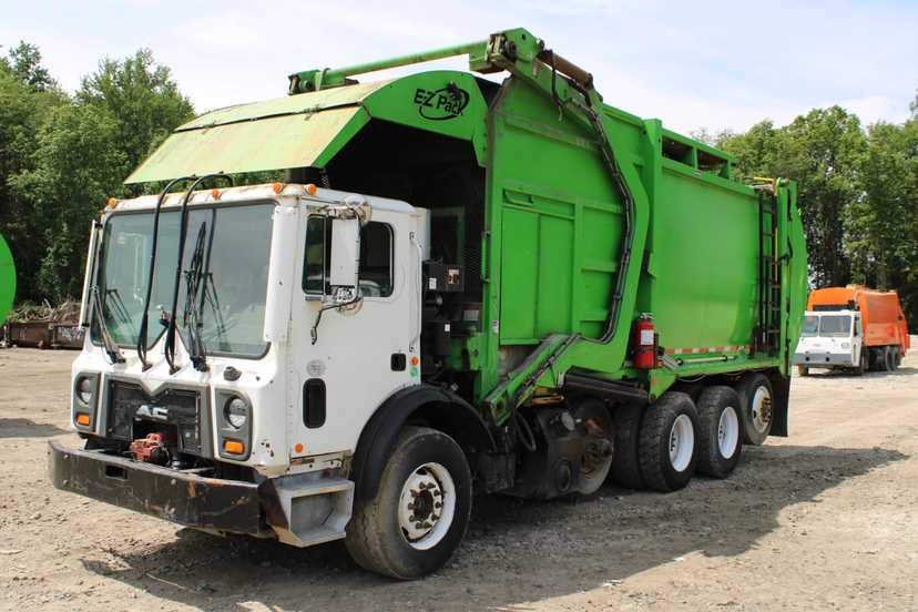 2016 Mack E-Z Pack Front Loader