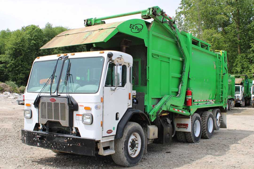2020 Peterbilt E-Z Pack Front Loader