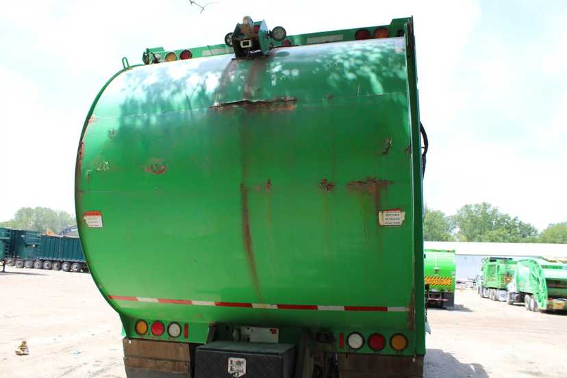 2018 Mack E-Z Pack Front Loader — photo 5