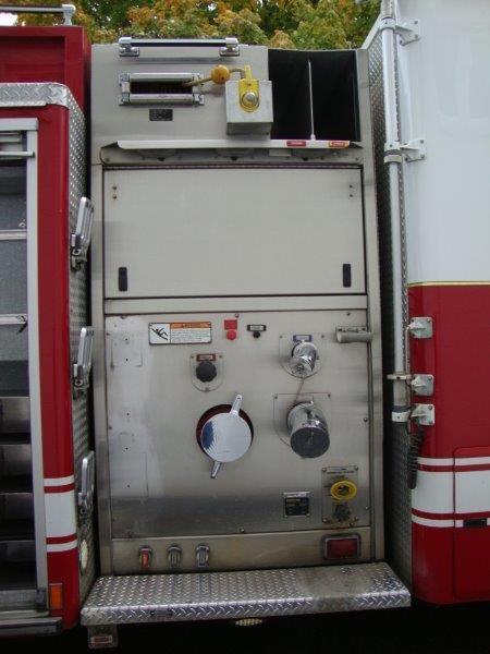 2007 American LaFrance Metropolitan Pumper Tanker - image 27