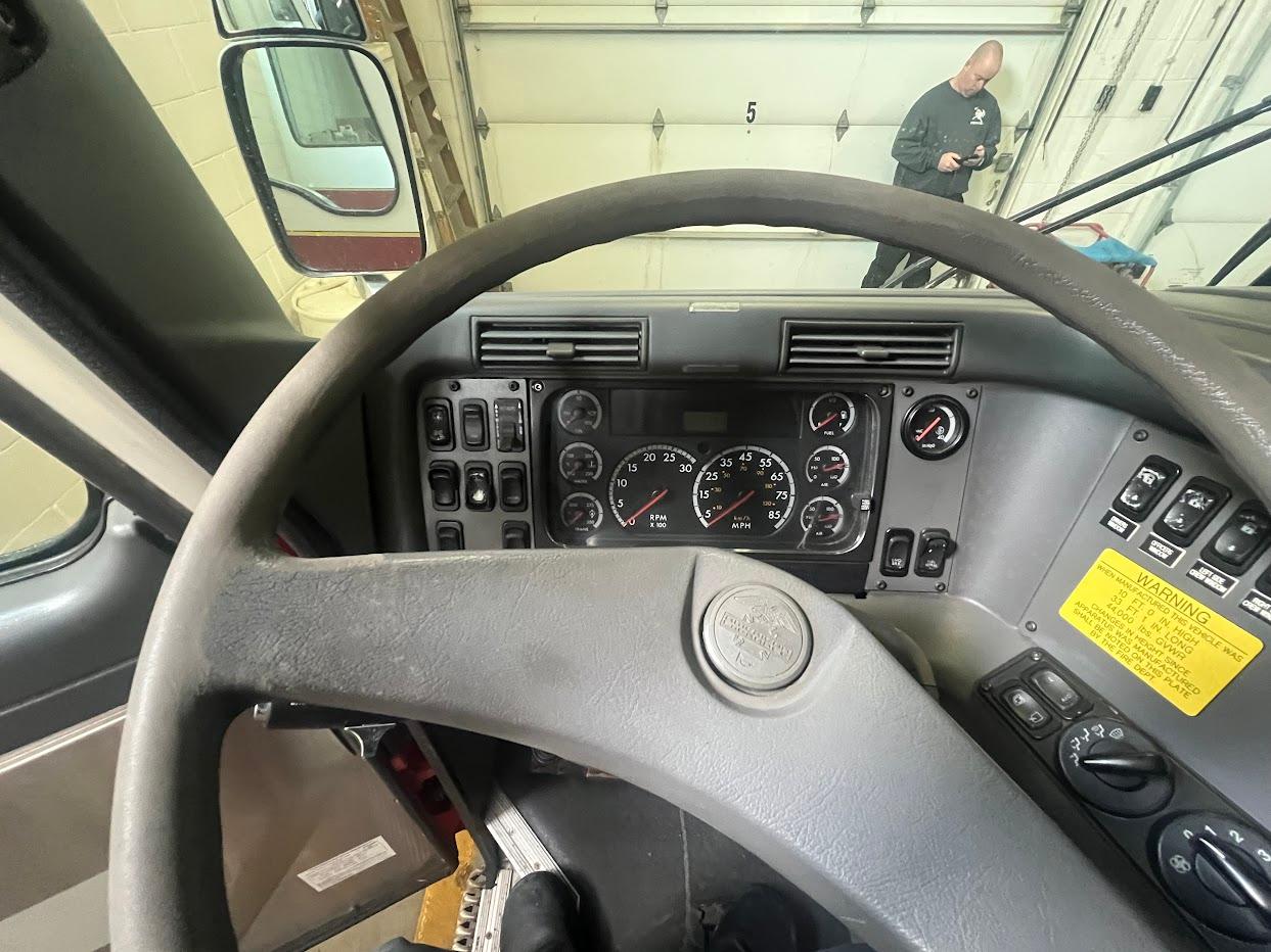 2007 American LaFrance Metropolitan Pumper Tanker - image 57