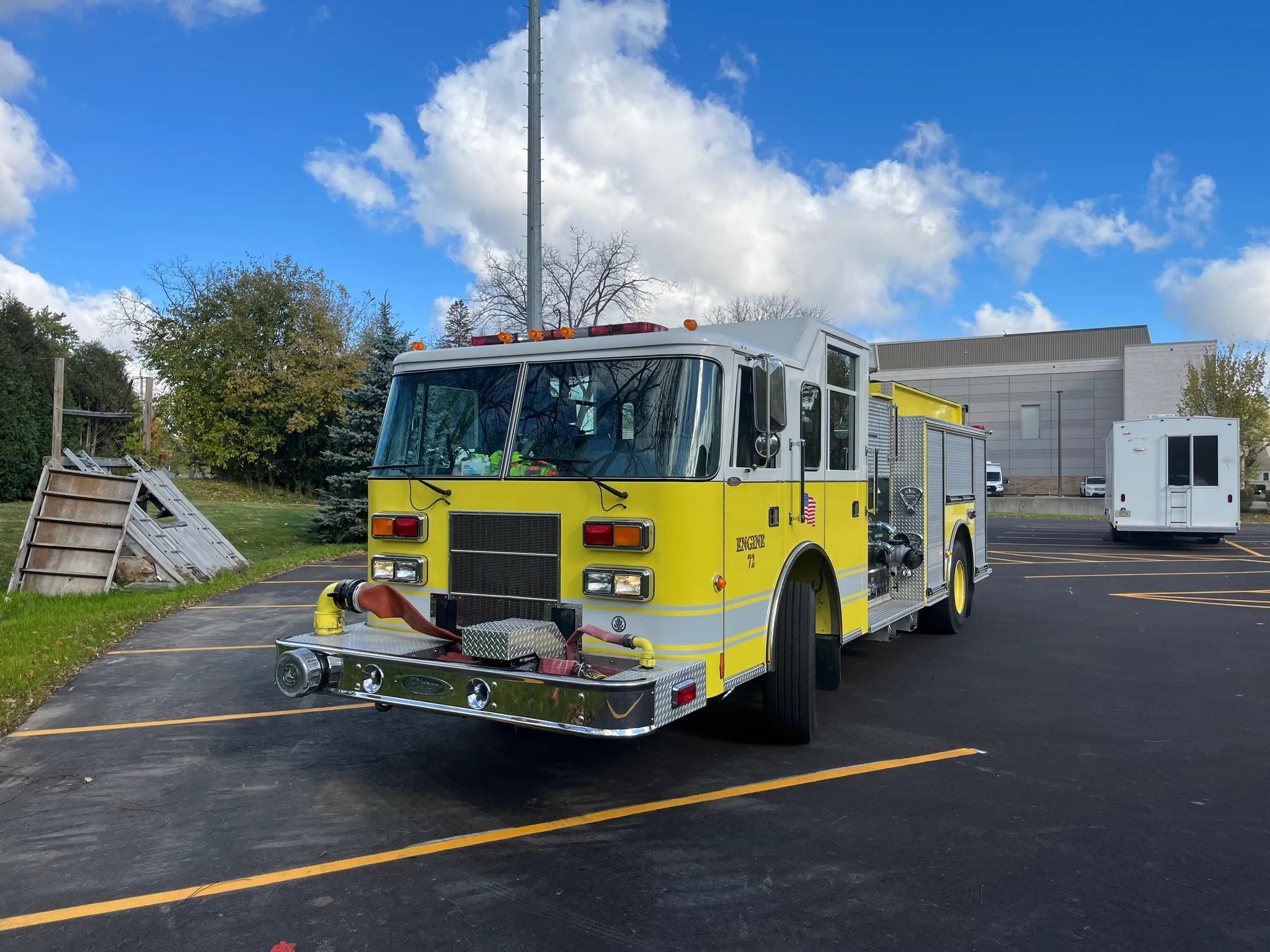 1998 Pierce Saber Pumper - image 1
