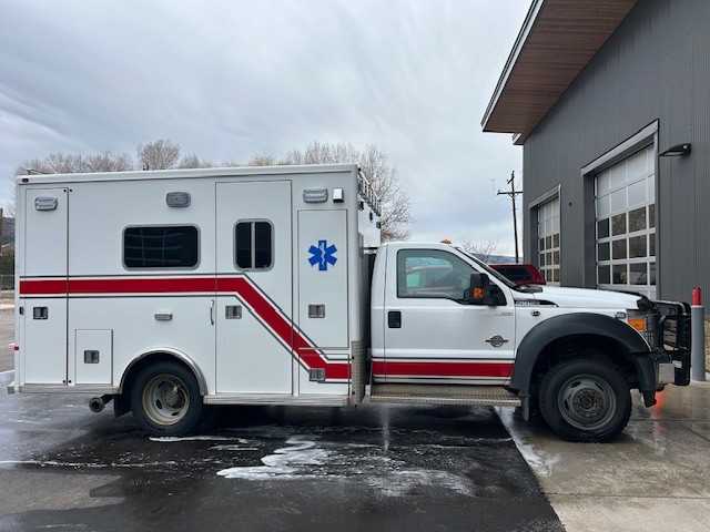 2015 LifeLine Ford 4x4 Ambulance