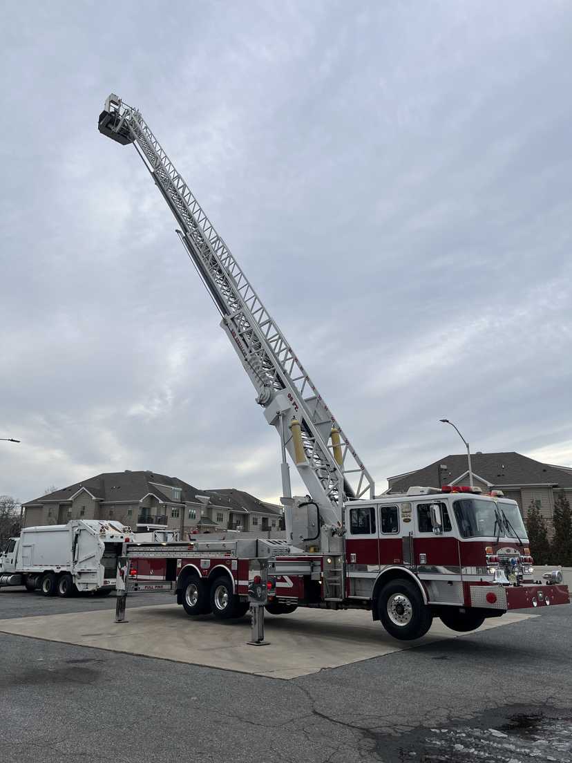 1998 KME 95' Aerial