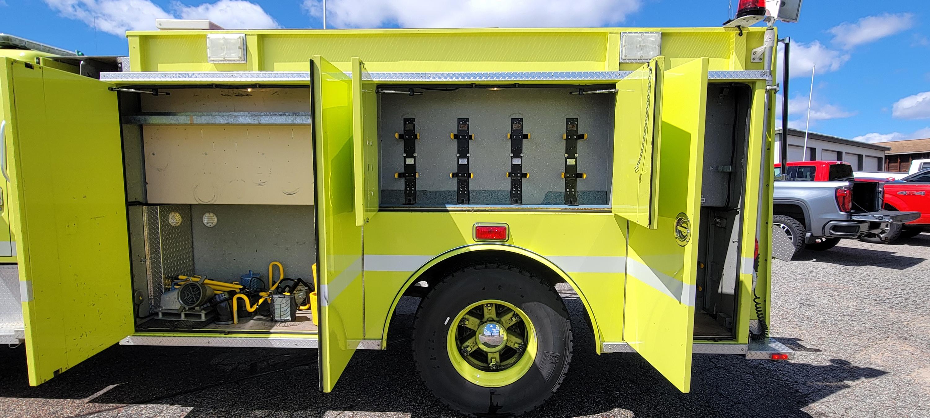 1995 International 4900 Pumper Tanker - image 9