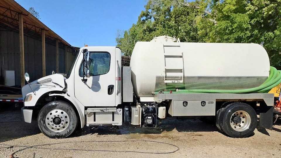 2017 Freightliner Septic