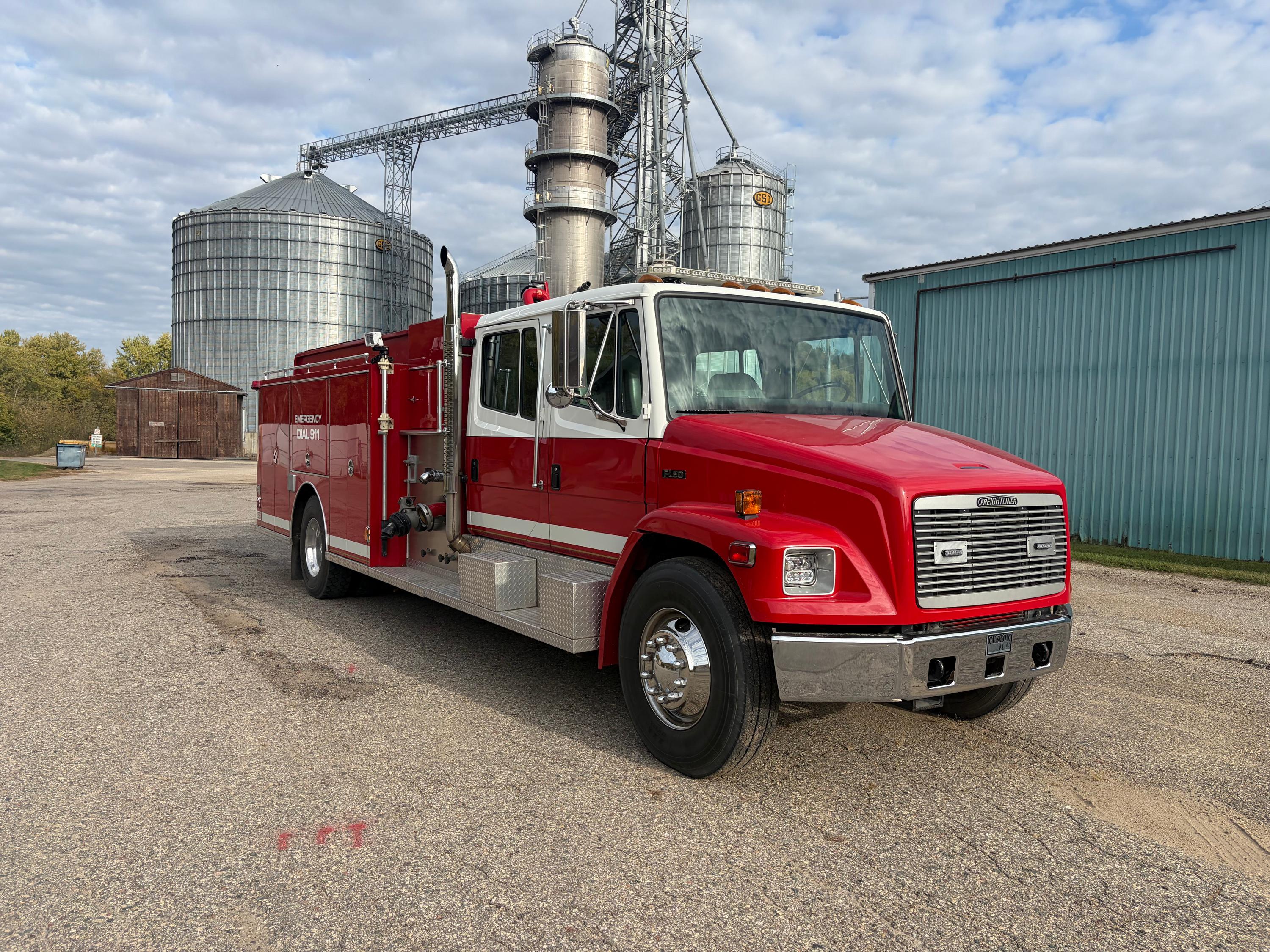 1995 Custom Fire Freightliner Pumper - image 2
