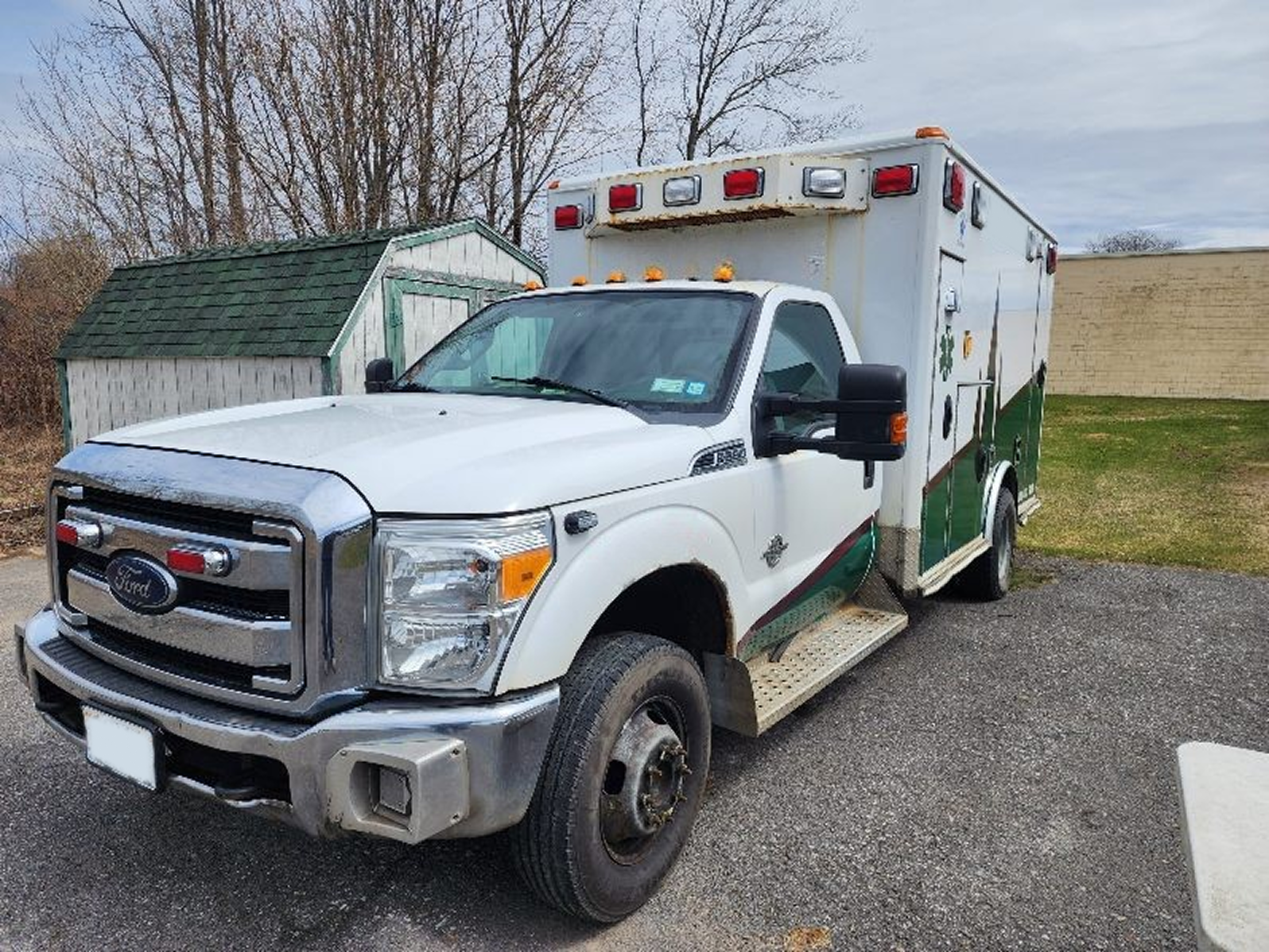 2015 Ford F350 Wheeled Coach Type I - image 1