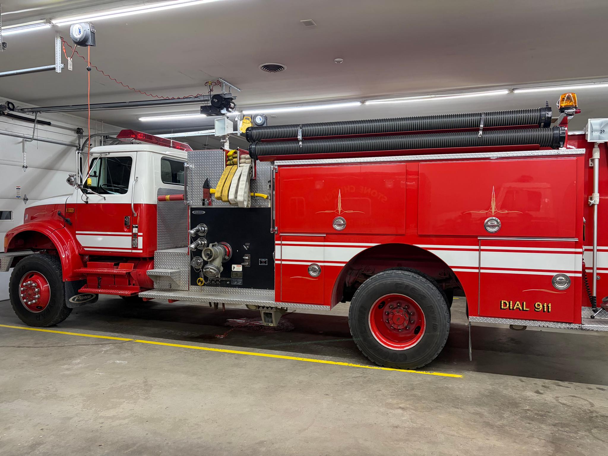 1993 Pierce International 4x4 Pumper - image 2
