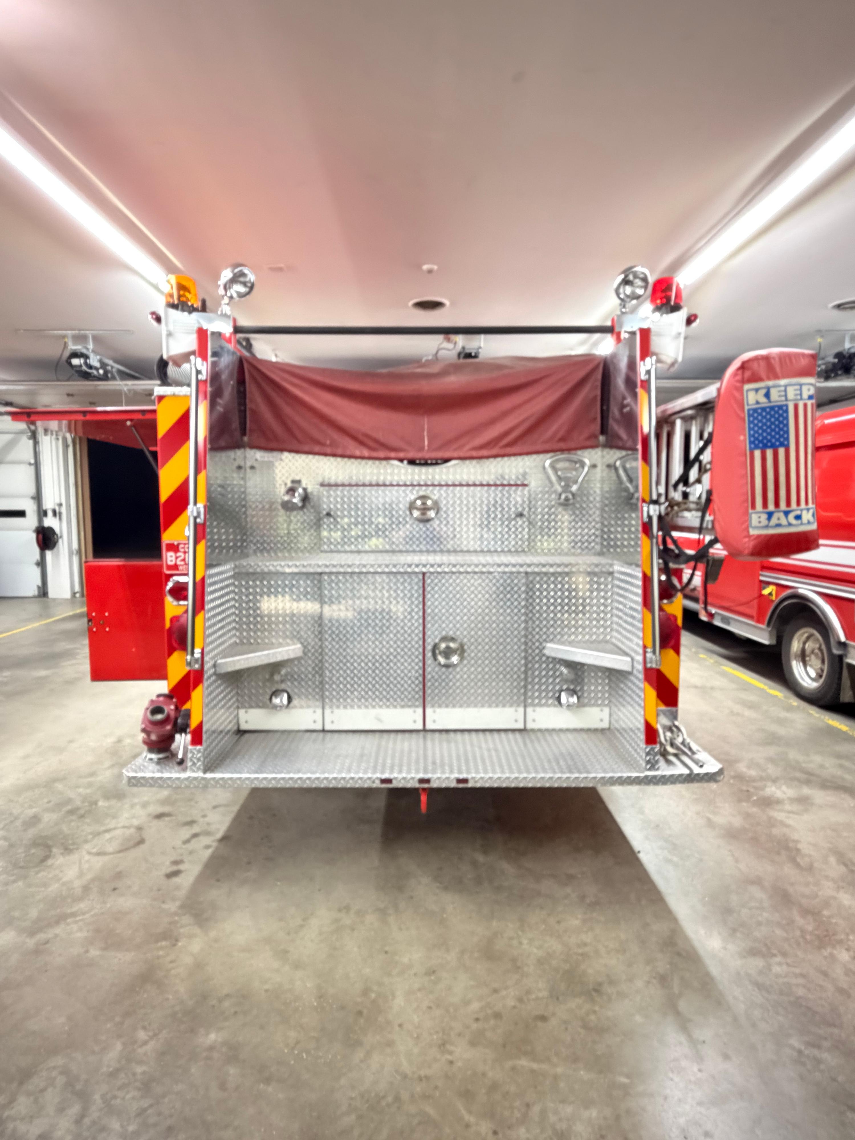 1993 Pierce International 4x4 Pumper - image 5
