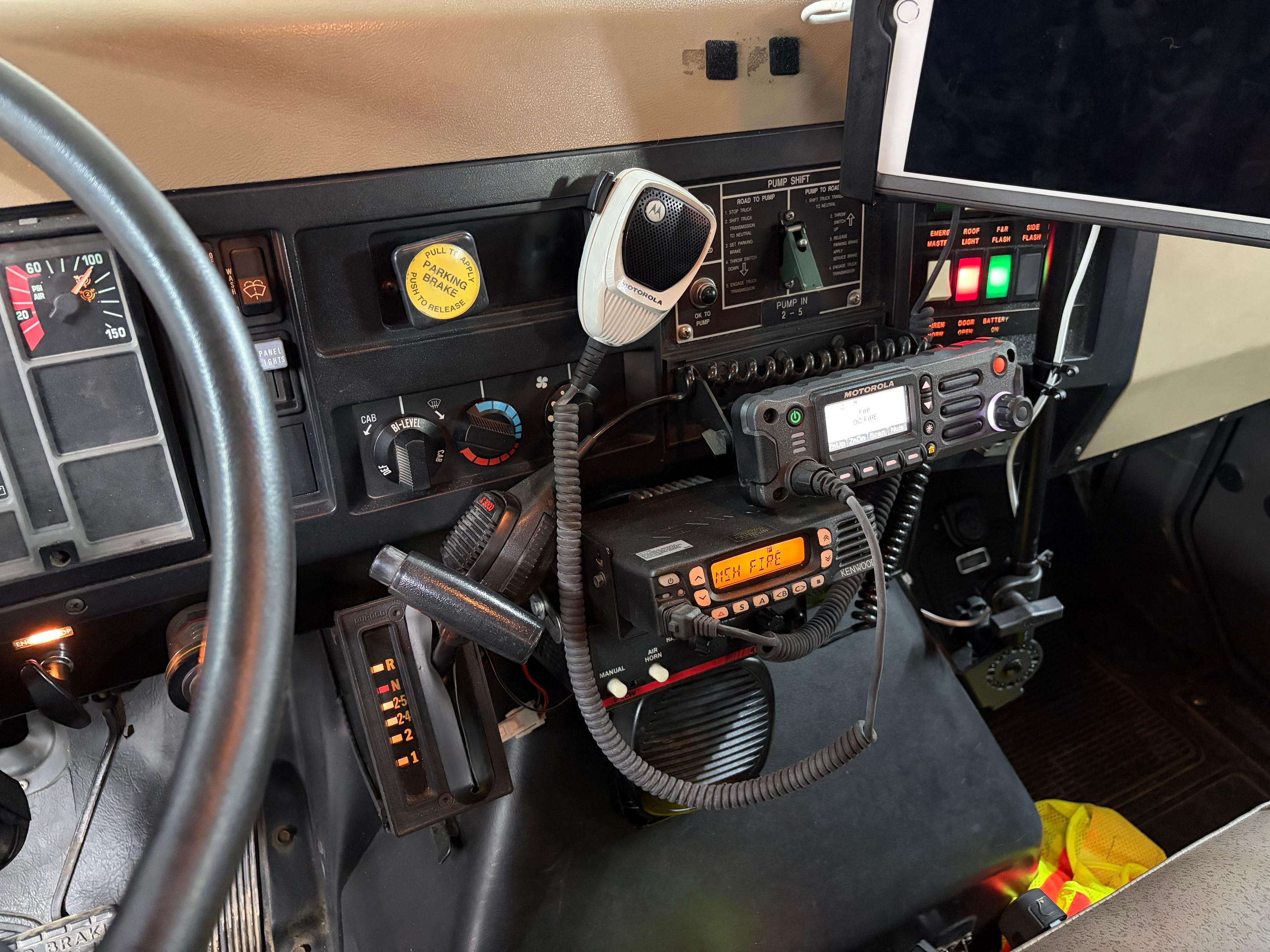 1993 Pierce International 4x4 Pumper - image 8