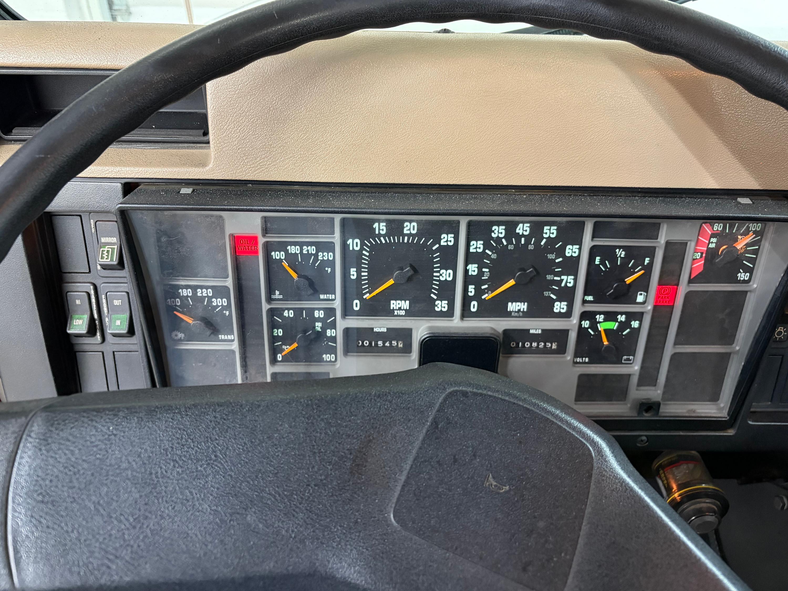 1993 Pierce International 4x4 Pumper - image 7
