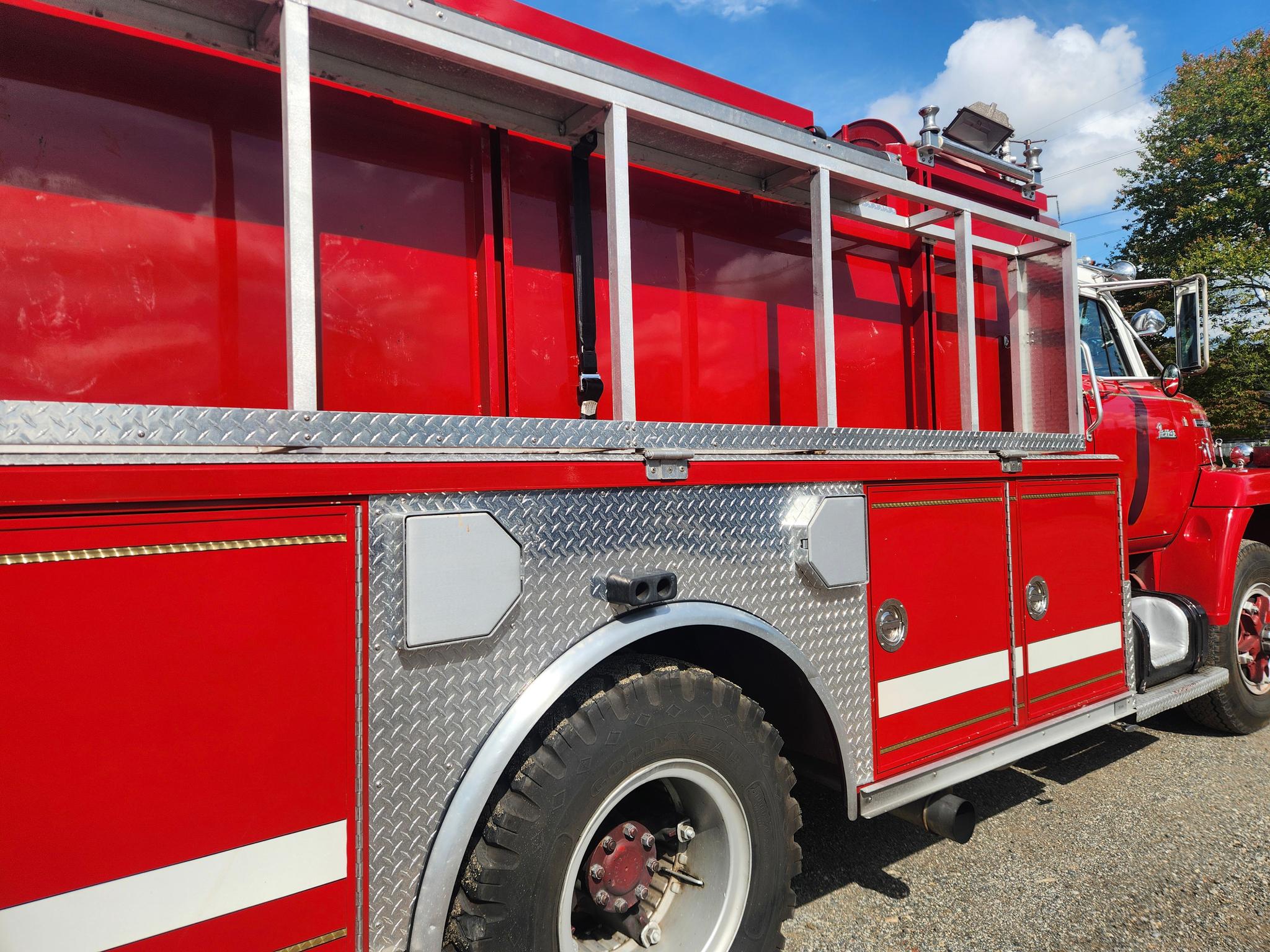 1977 International Fleetstar Pumper Tanker - image 5