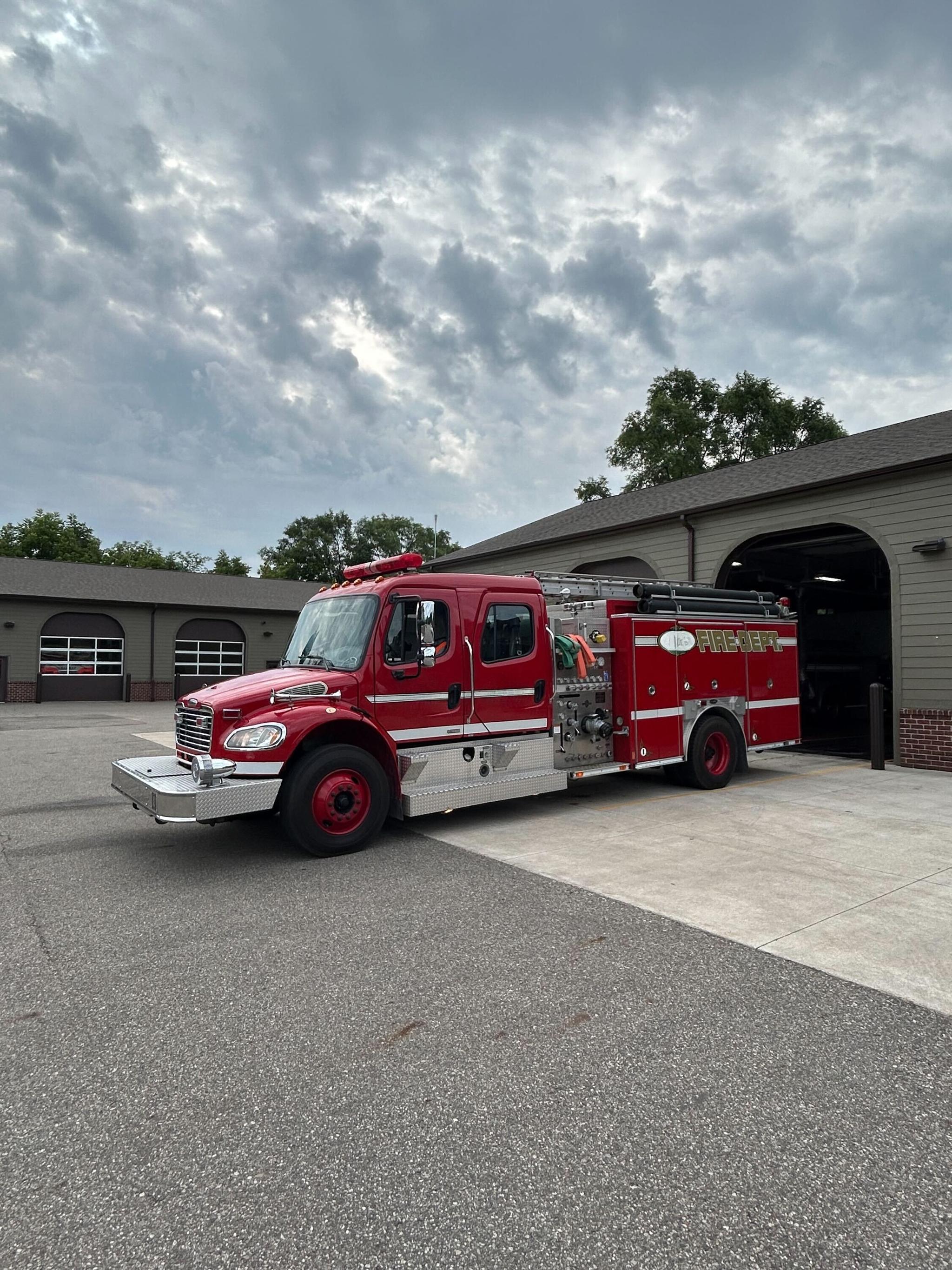 2004 Freightliner/E-One Engine - image 1