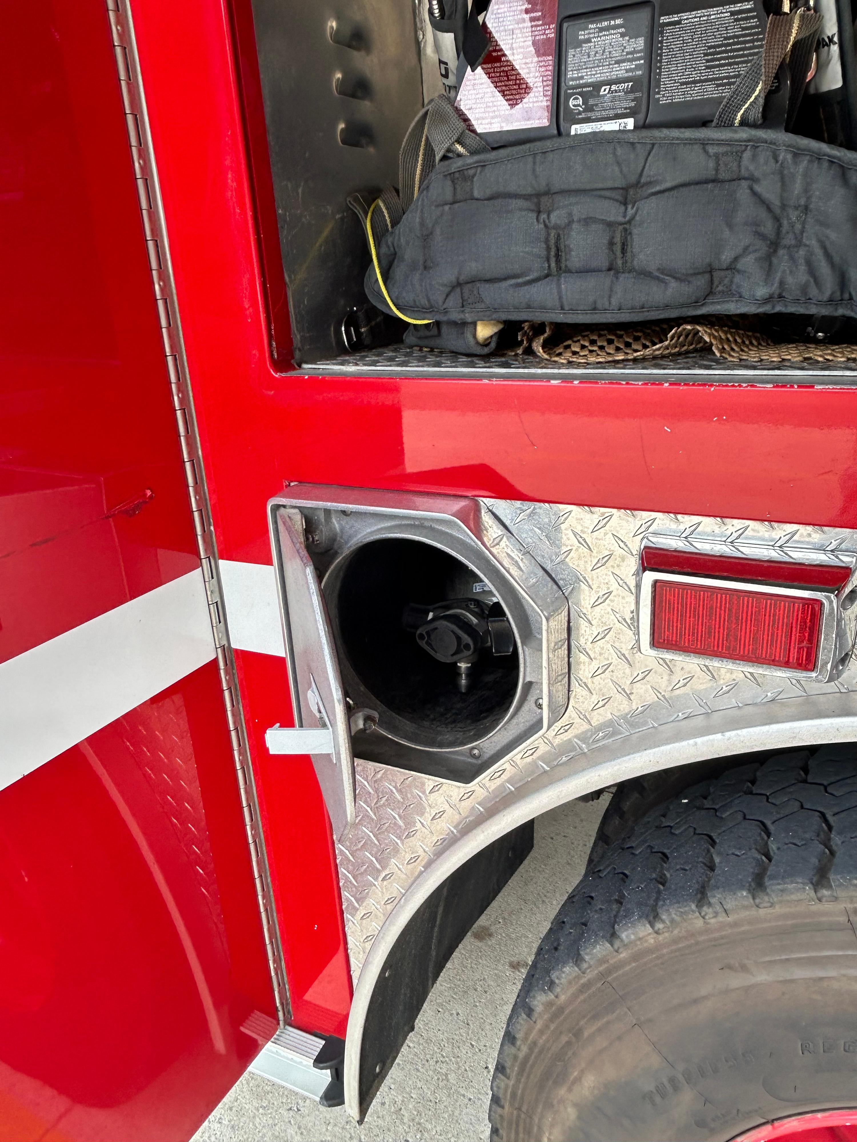 2004 Freightliner/E-One Engine - image 20