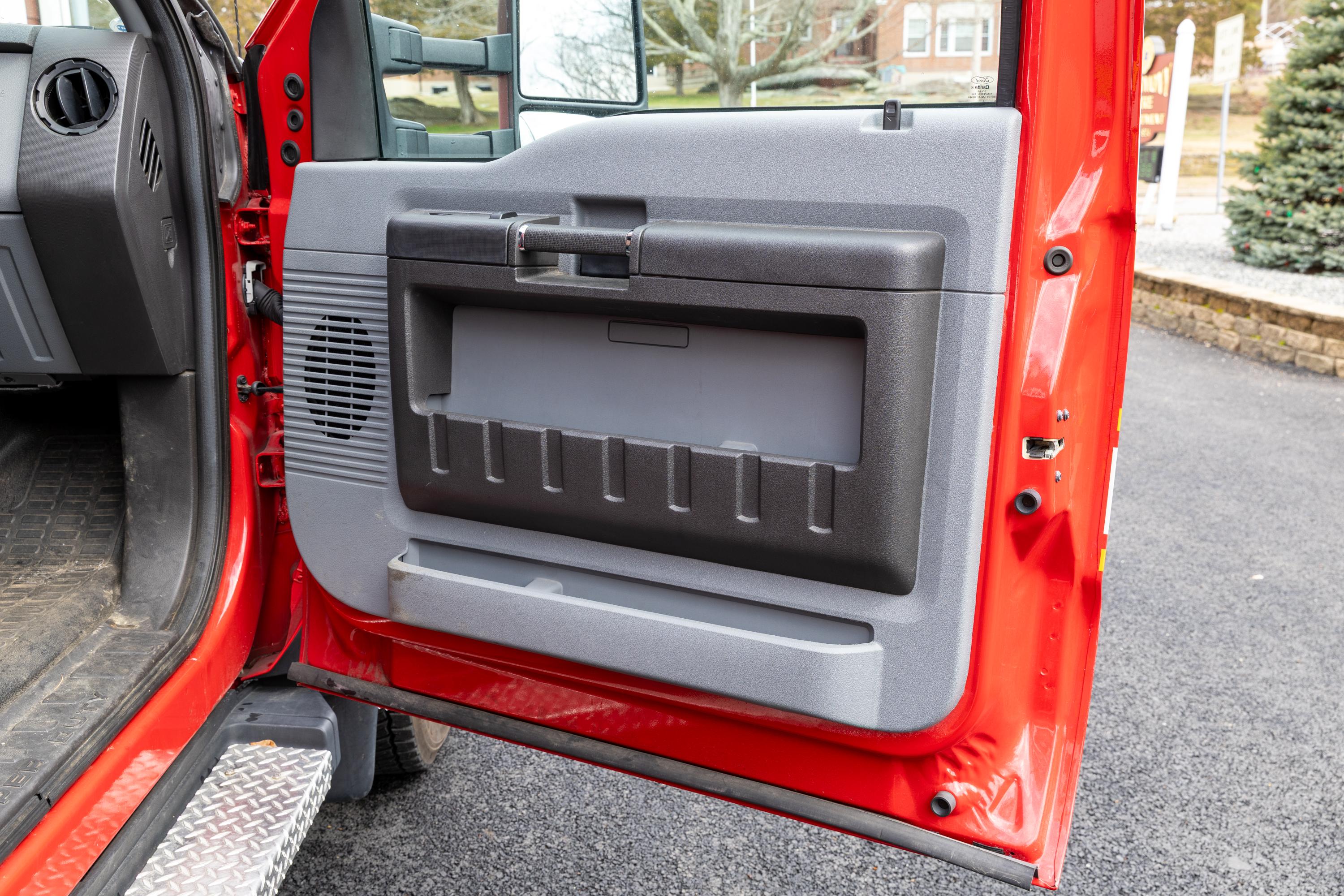 2014 Ford 4x4 Light Rescue - image 31