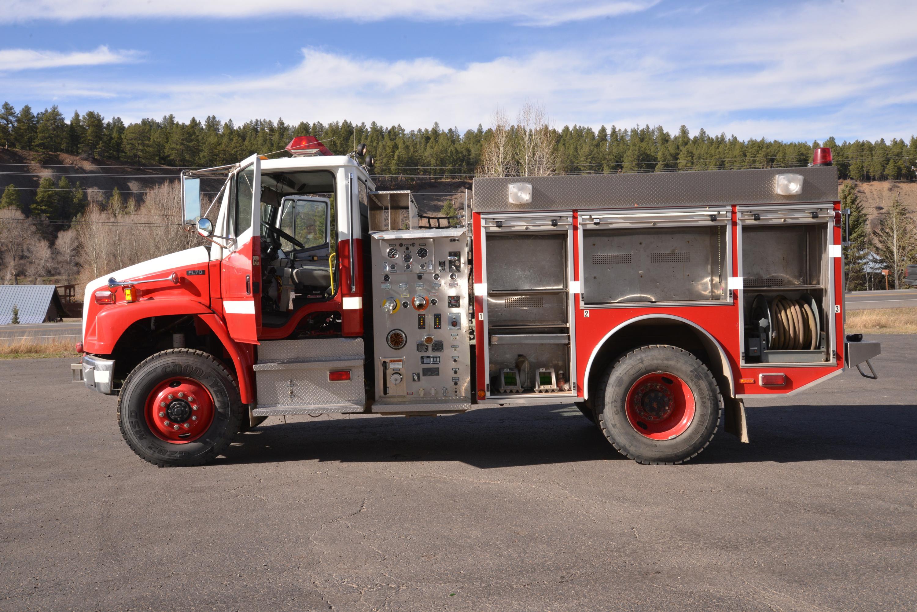 1998 S&S Freightliner Pumper - image 3
