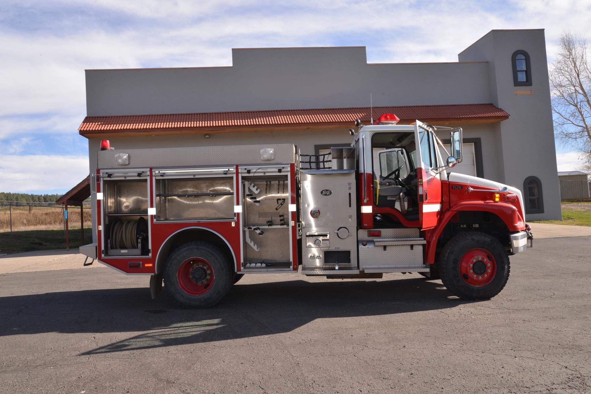 1998 S&S Freightliner Pumper - image 4