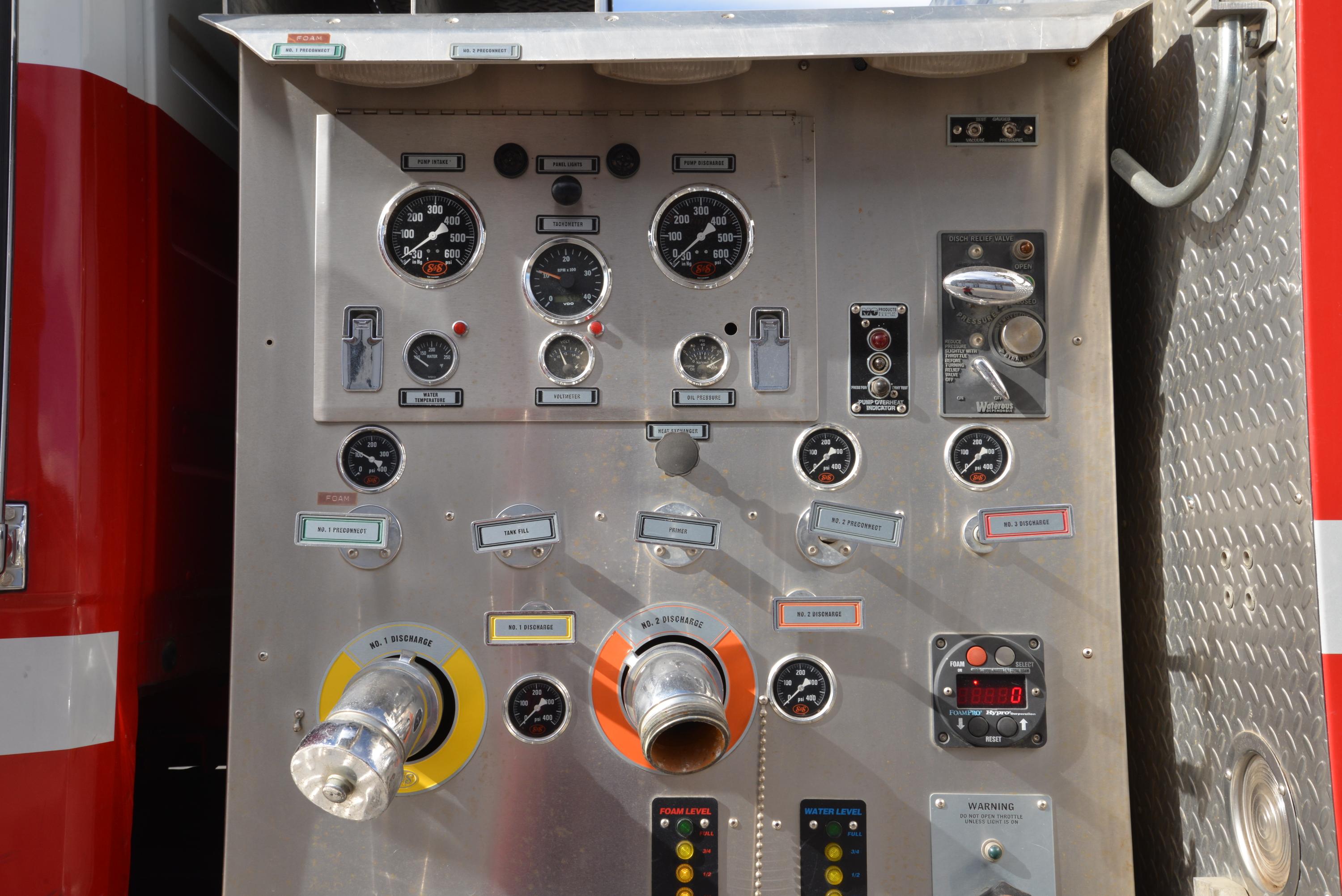 1998 S&S Freightliner Pumper - image 6