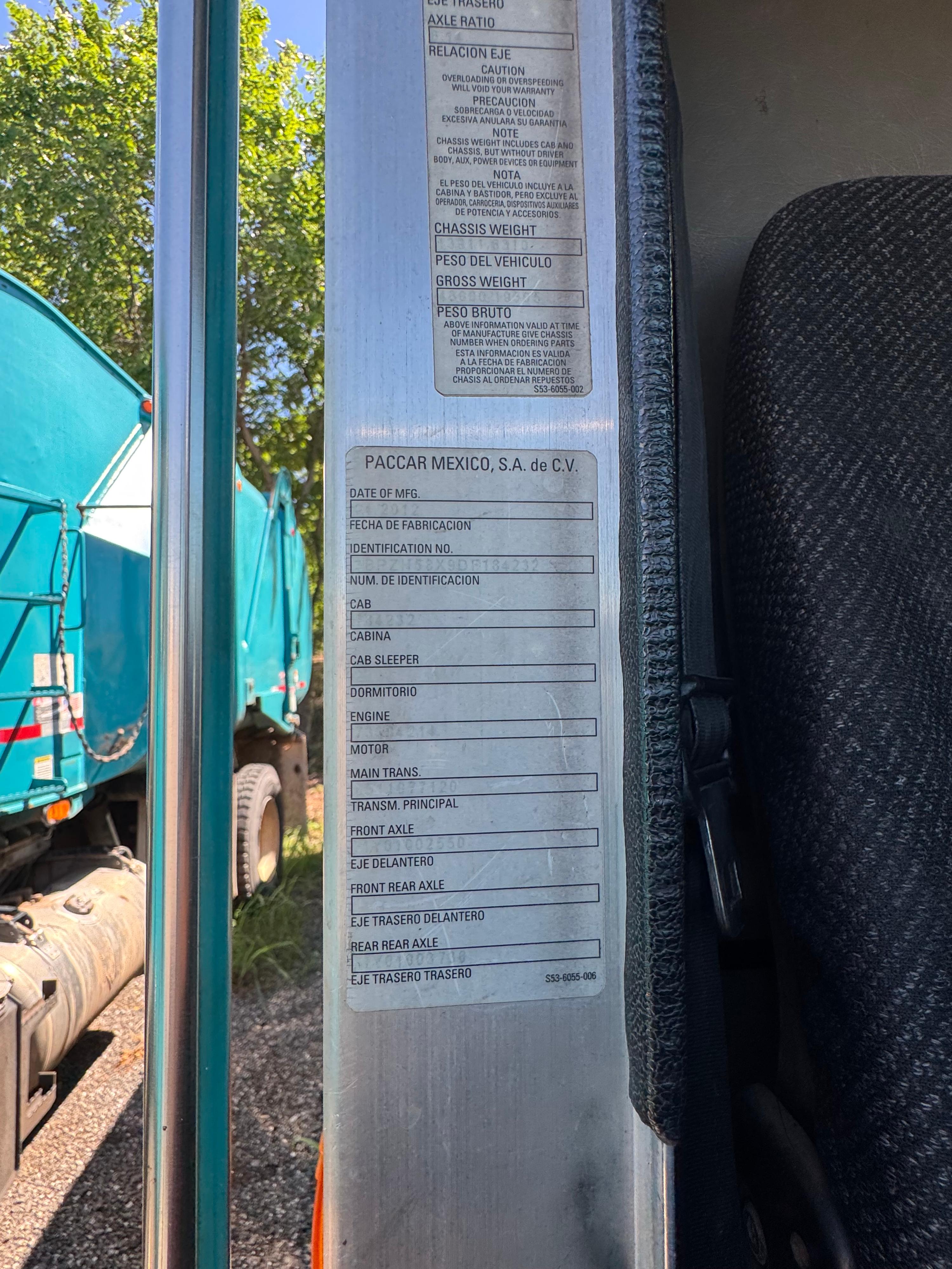2013 Peterbuilt 320 Garbage truck - image 18