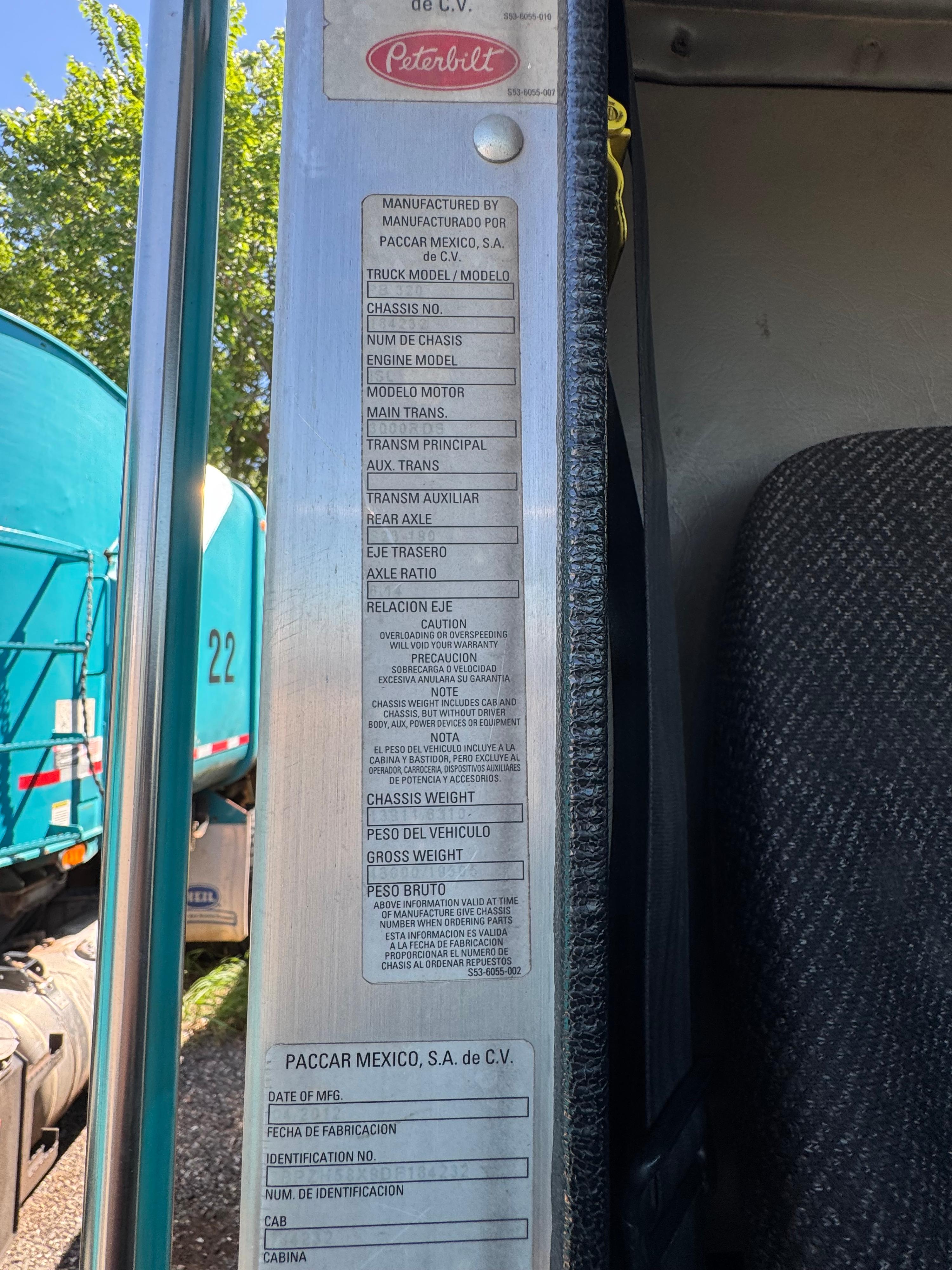 2013 Peterbuilt 320 Garbage truck - image 21