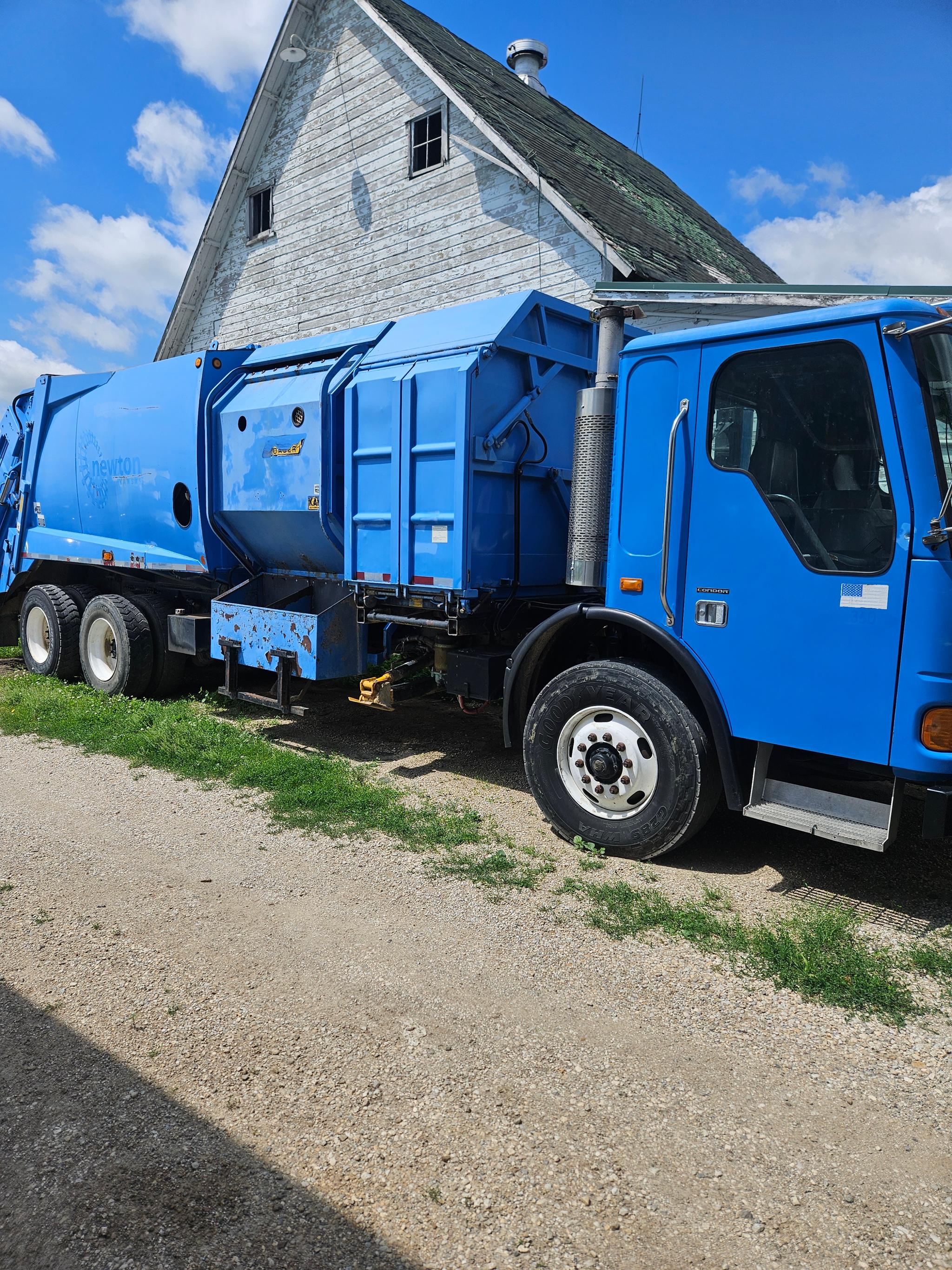 2007 Sterling New Way Rear Loader - image 1